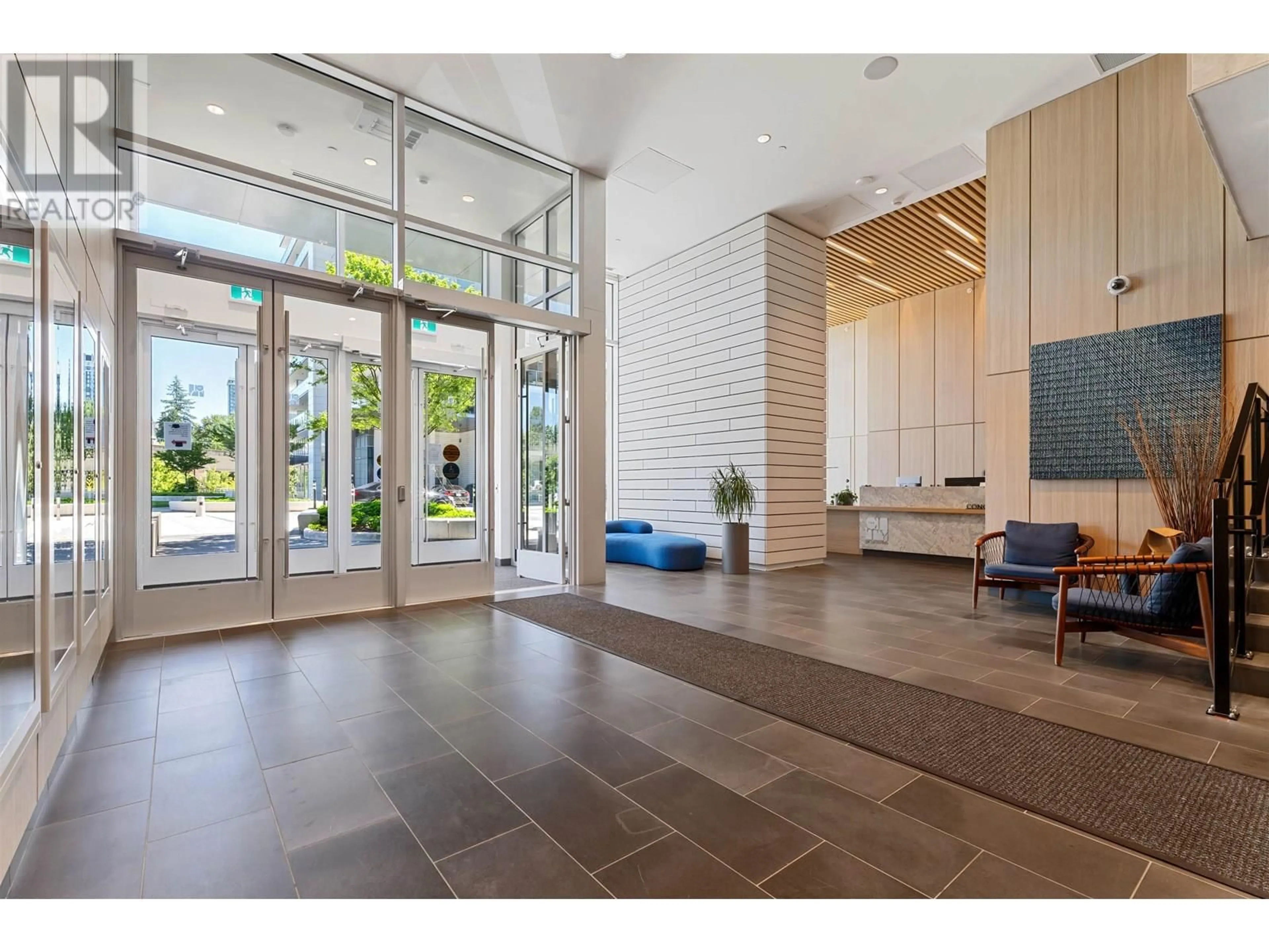 Indoor foyer for 807 - 3809 EVERGREEN PLACE, Burnaby British Columbia V3J0M1
