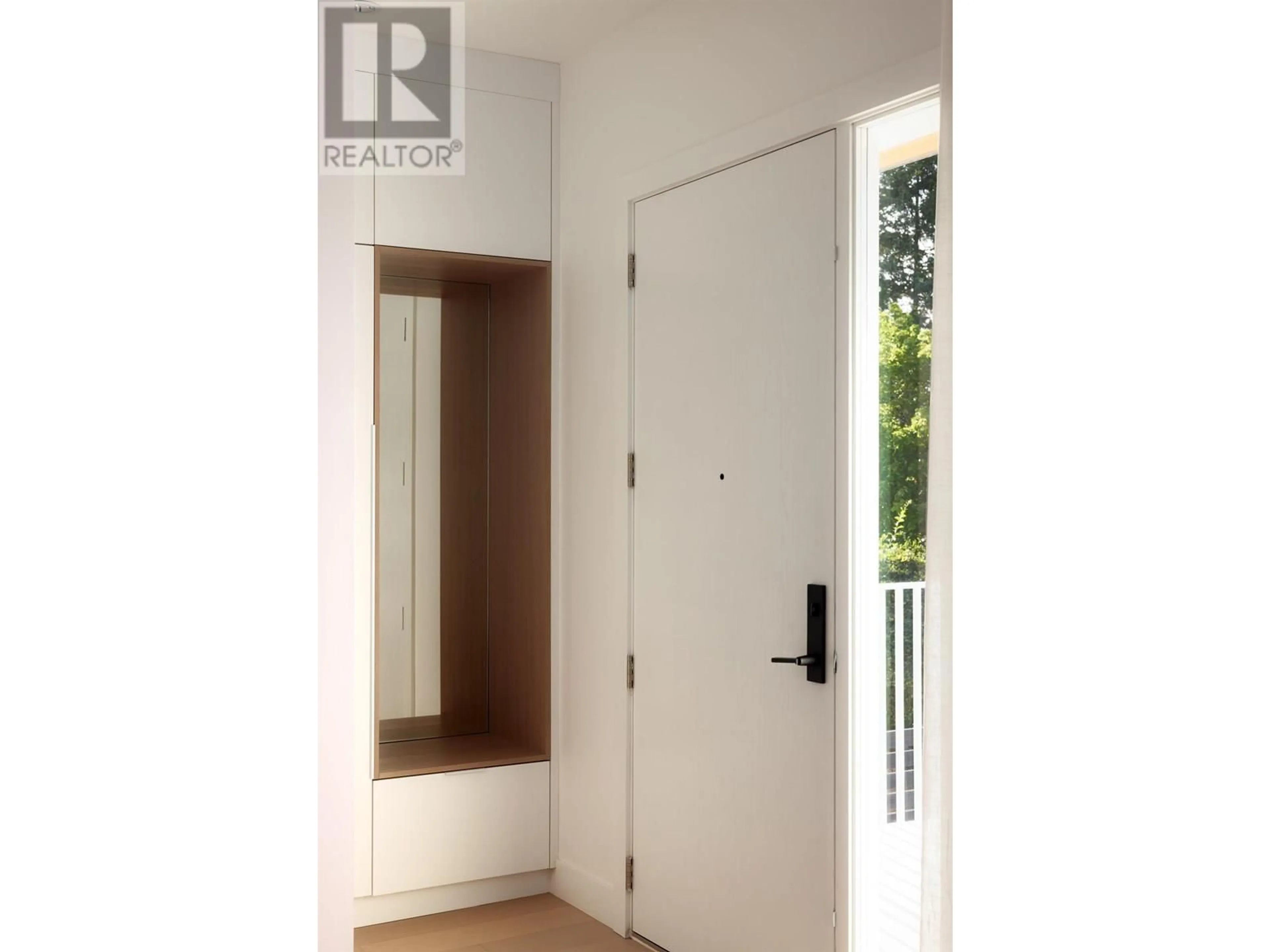 Indoor entryway for 3422 PANDORA STREET, Vancouver British Columbia V5K1W8