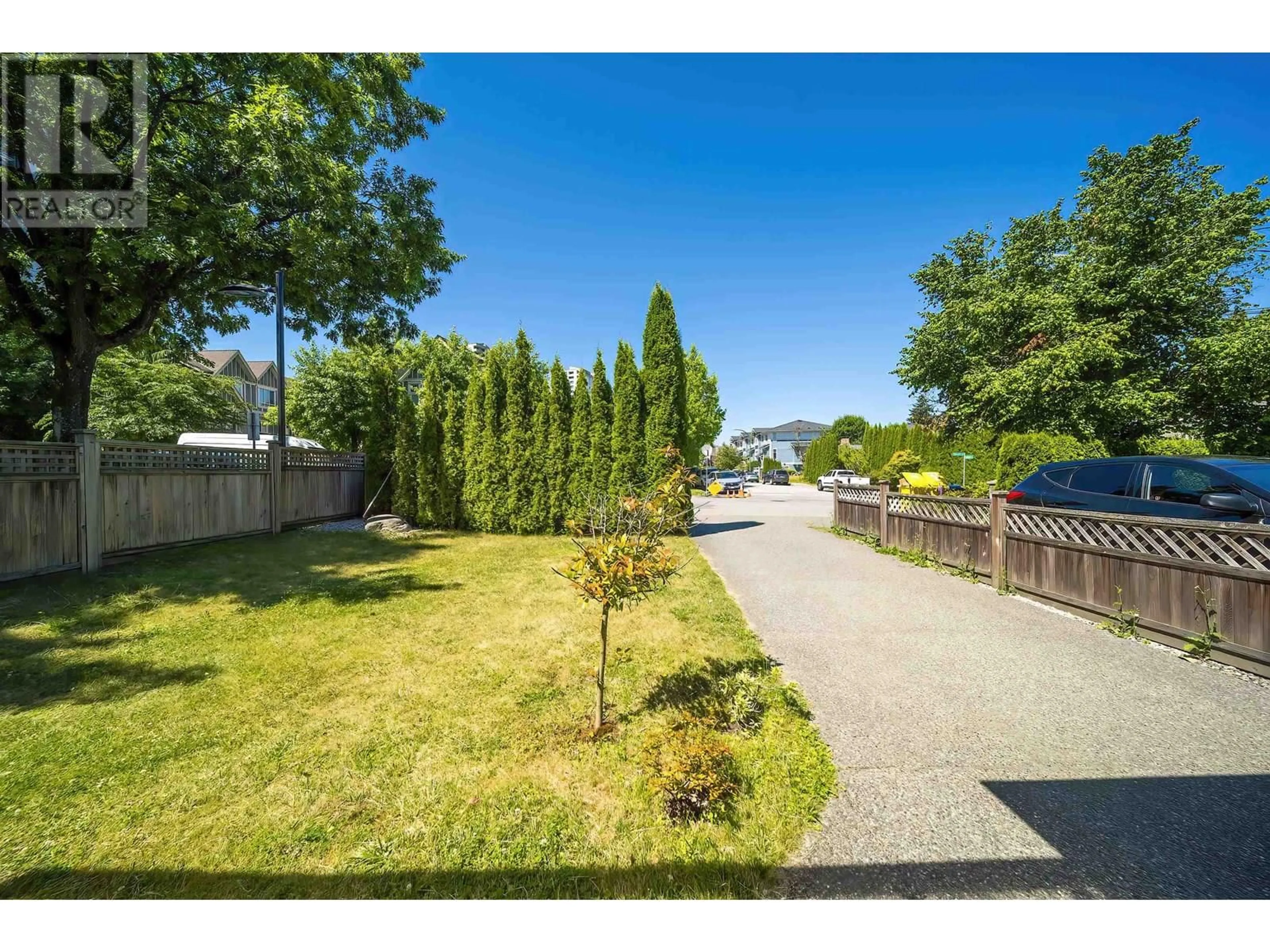 A pic from outside/outdoor area/front of a property/back of a property/a pic from drone, street for 5598 HALLEY AVENUE, Burnaby British Columbia V5H2P8