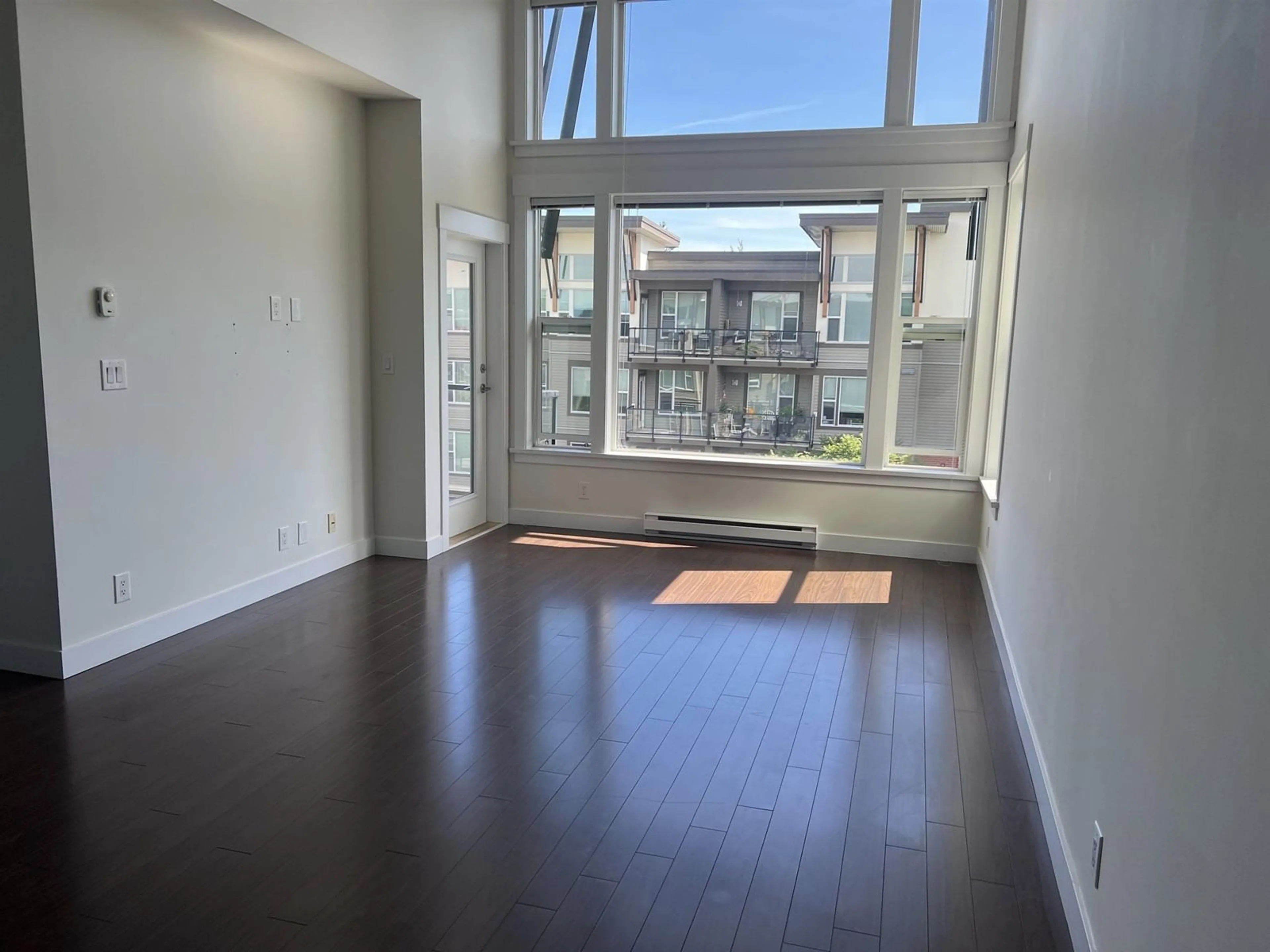 A pic of a room for 401 - 33538 MARSHALL, Abbotsford British Columbia V4W3N2