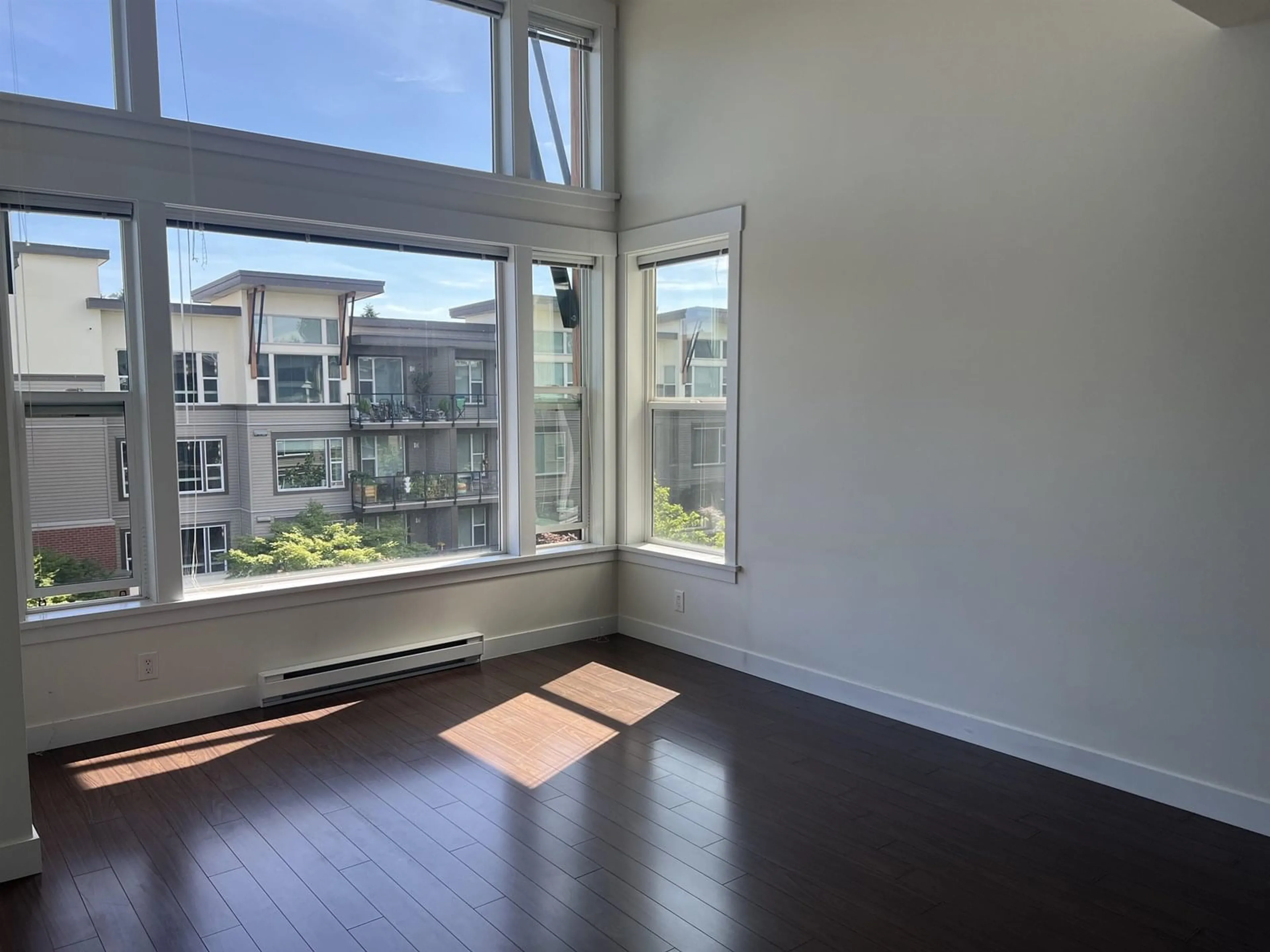 A pic of a room for 401 - 33538 MARSHALL, Abbotsford British Columbia V4W3N2