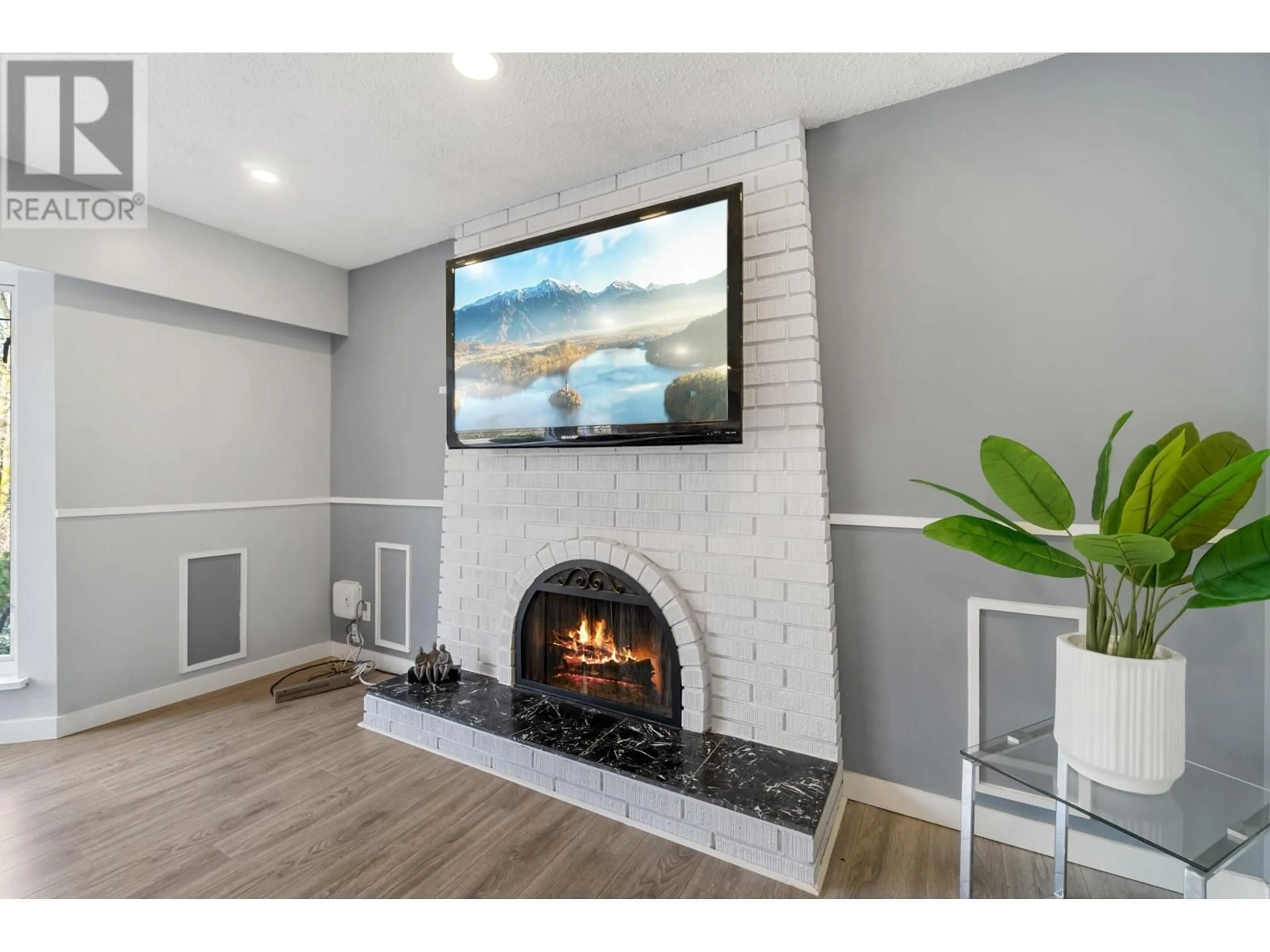 Home theater for 9152 KLENNER DRIVE, Burnaby British Columbia V3N4E8