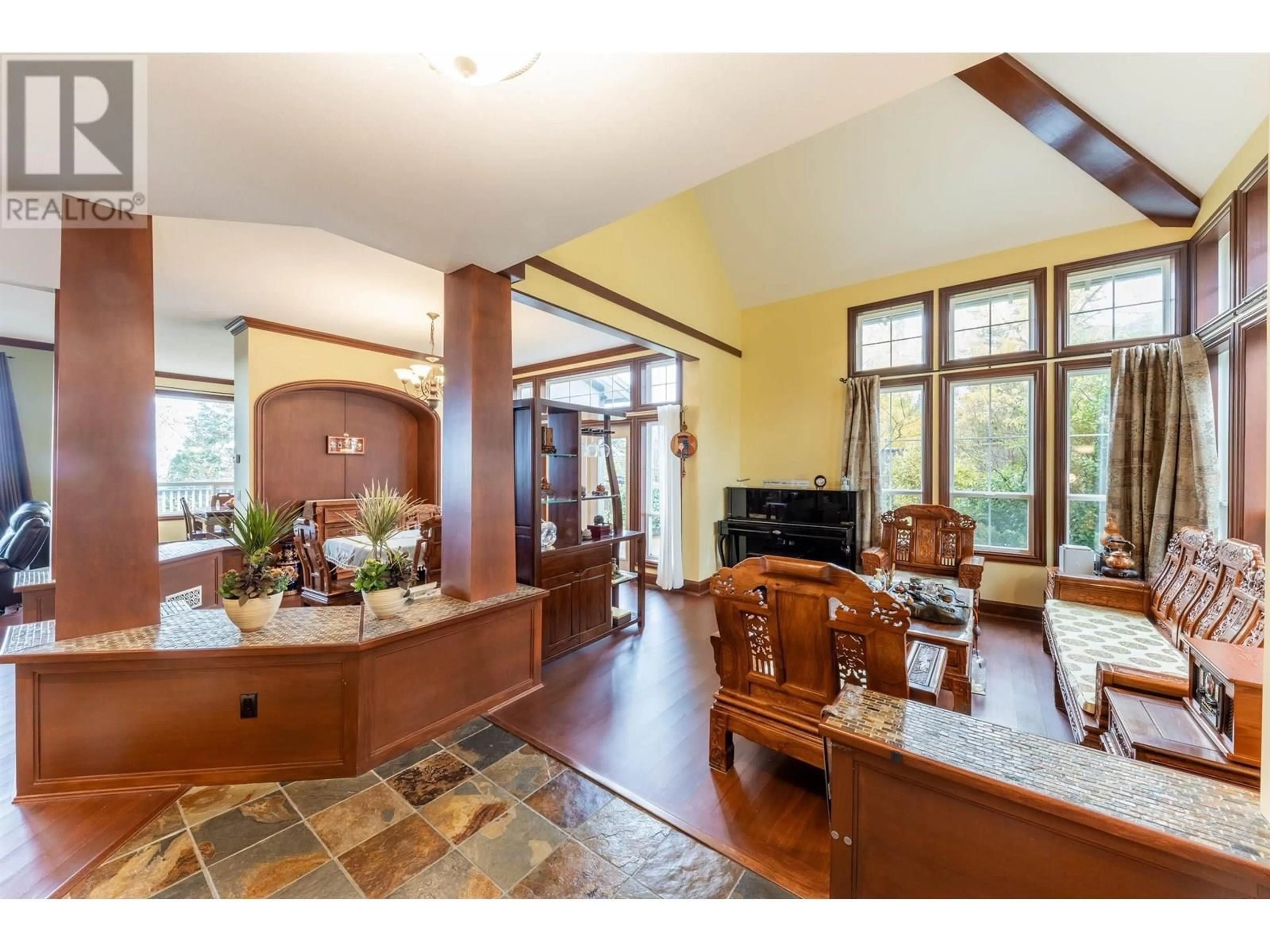 Indoor foyer for 23 FERNWAY DRIVE, Port Moody British Columbia V3H5H7