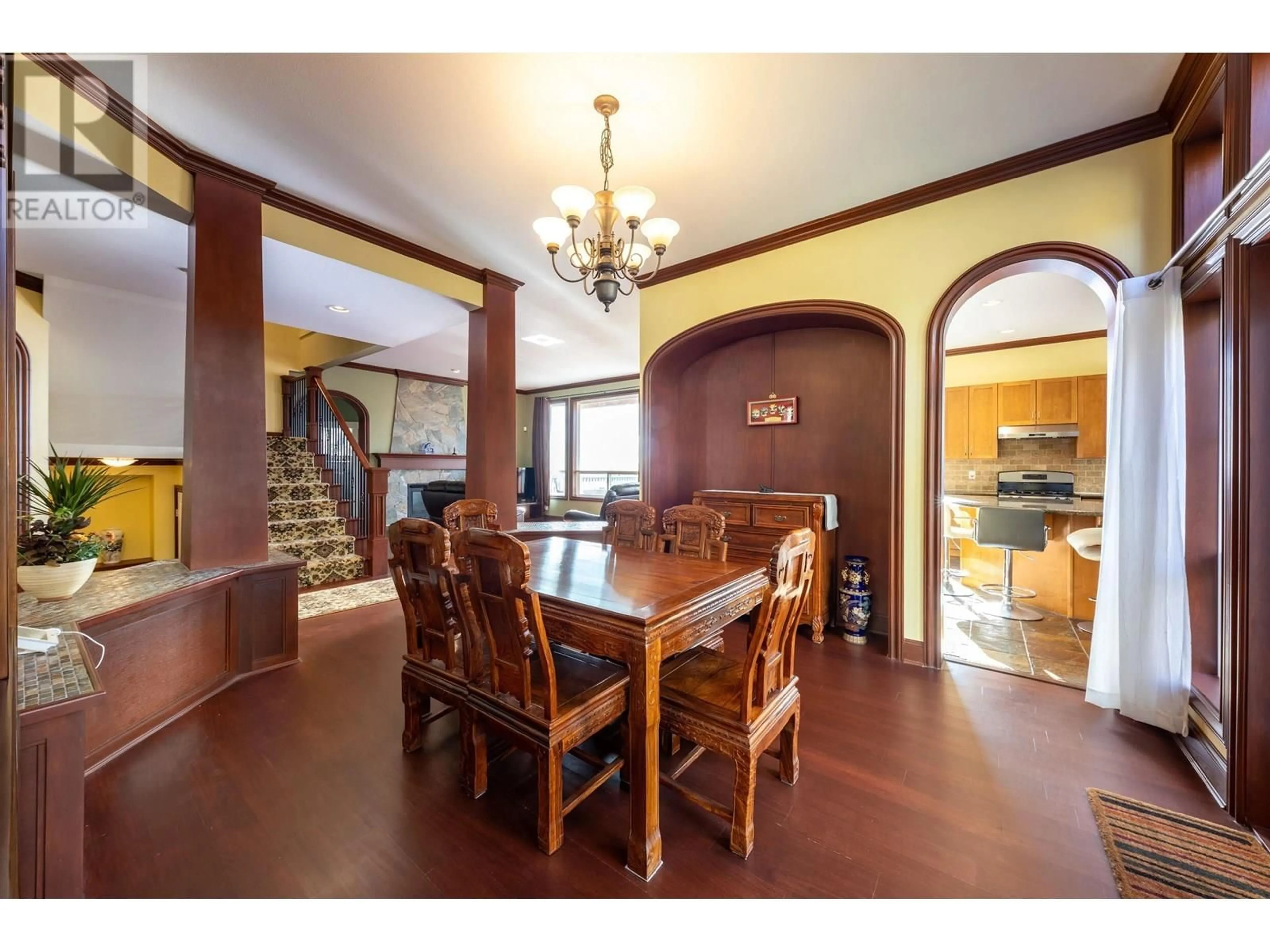 Dining room, wood/laminate floor for 23 FERNWAY DRIVE, Port Moody British Columbia V3H5H7