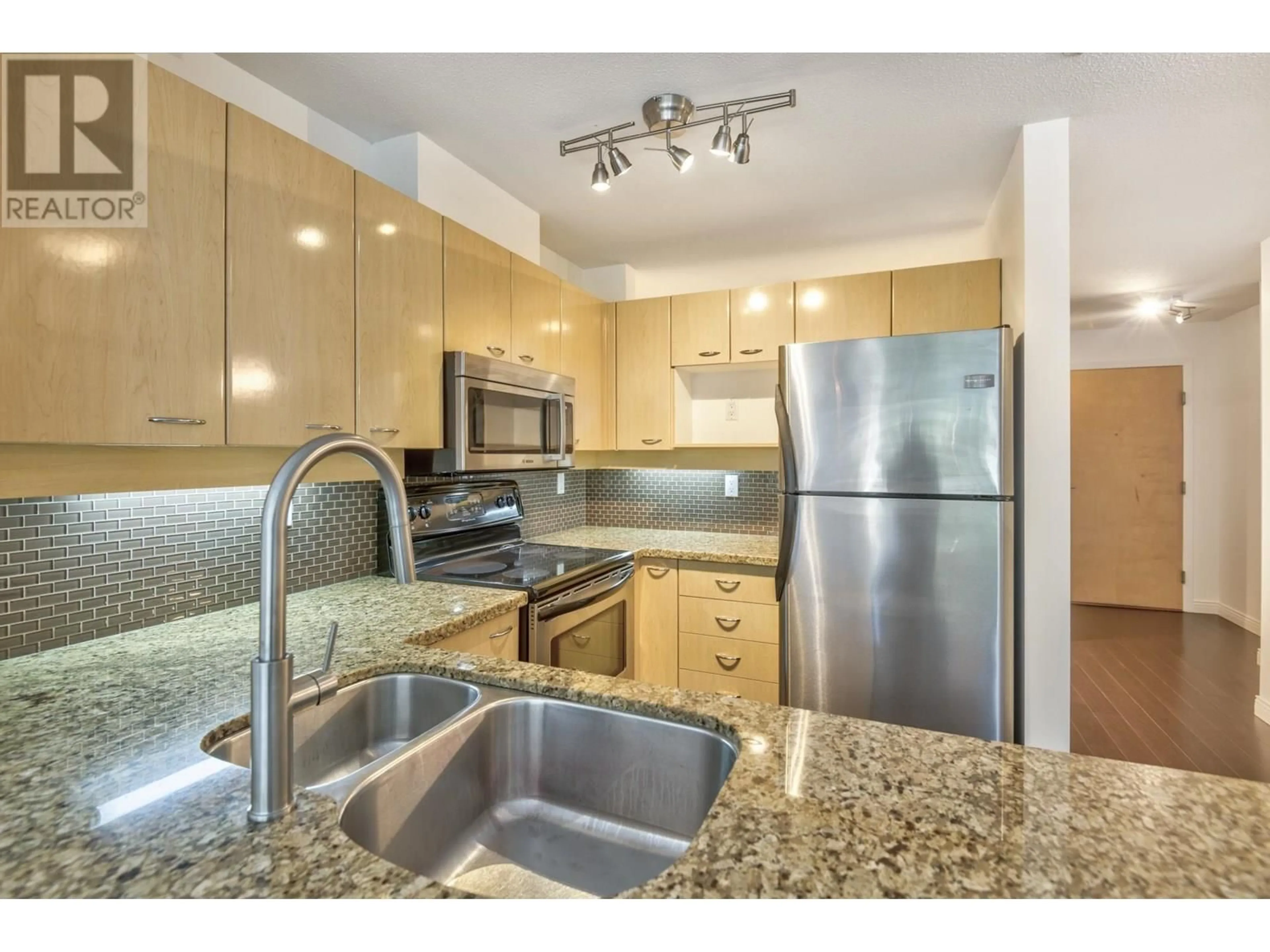 Standard kitchen, unknown for 307 - 2288 MARSTRAND AVENUE, Vancouver British Columbia V6K4S9