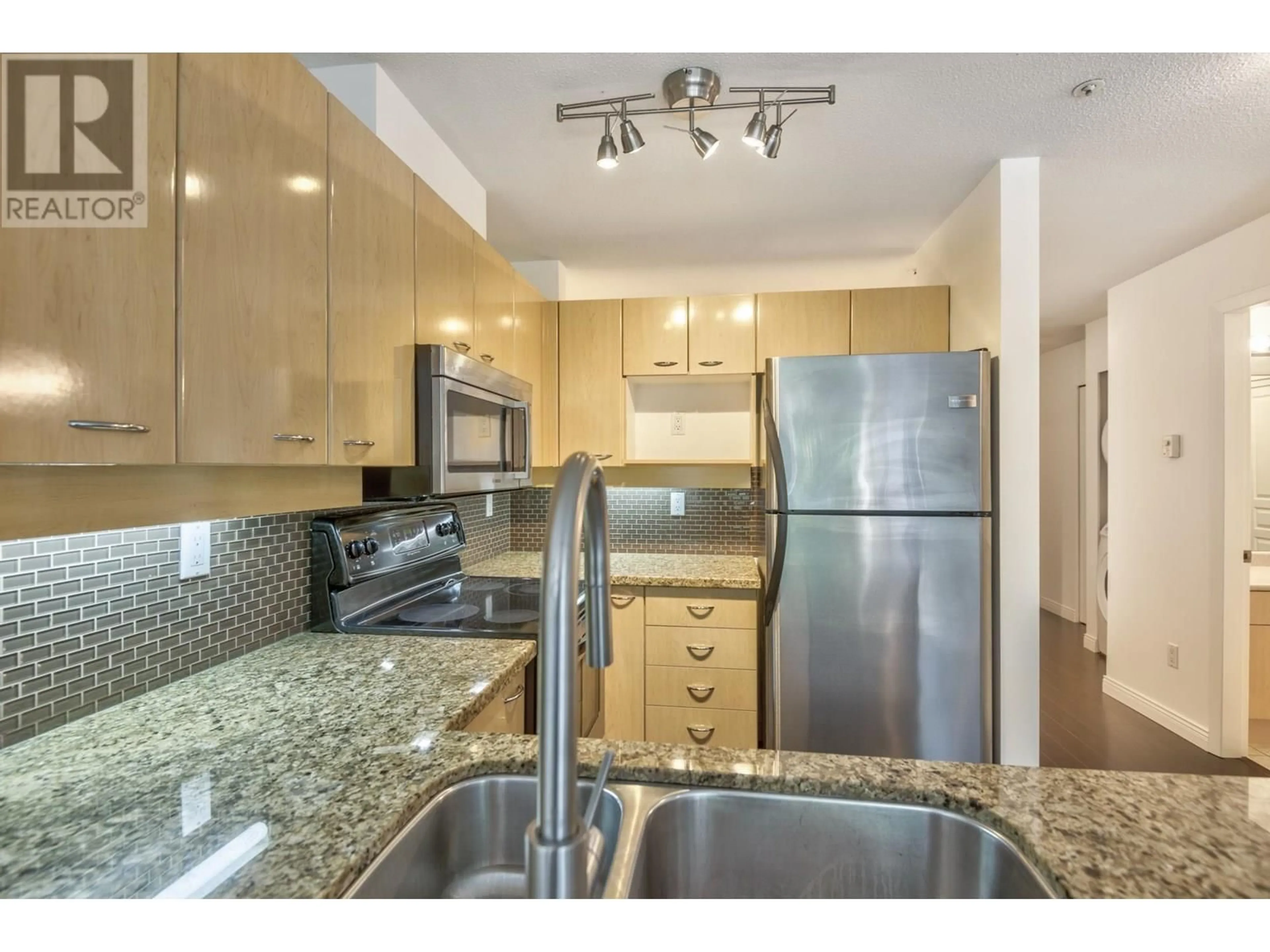 Standard kitchen, unknown for 307 - 2288 MARSTRAND AVENUE, Vancouver British Columbia V6K4S9