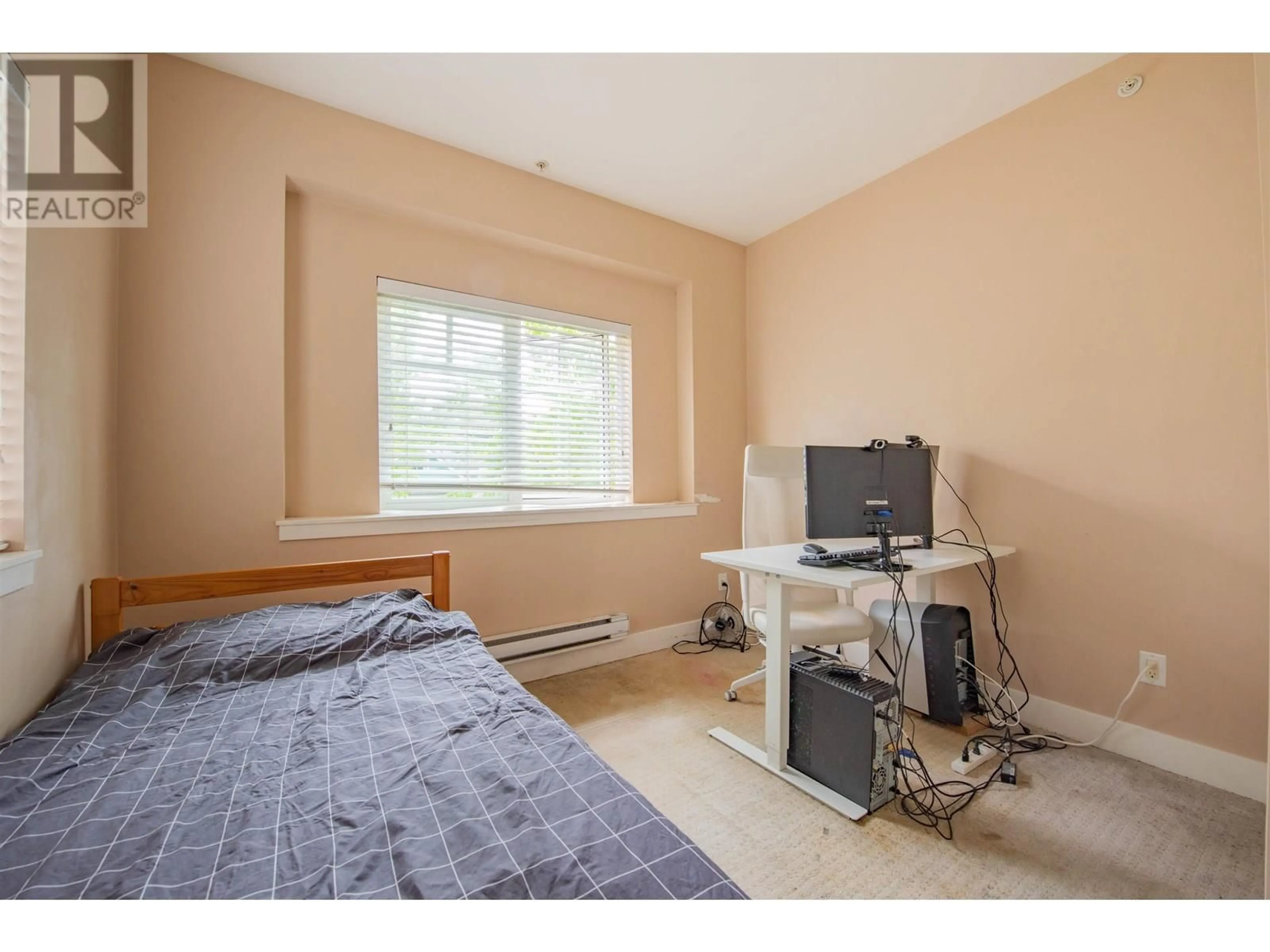 A pic of a room for 207 - 2263 TRIUMPH STREET, Vancouver British Columbia V5L1L2