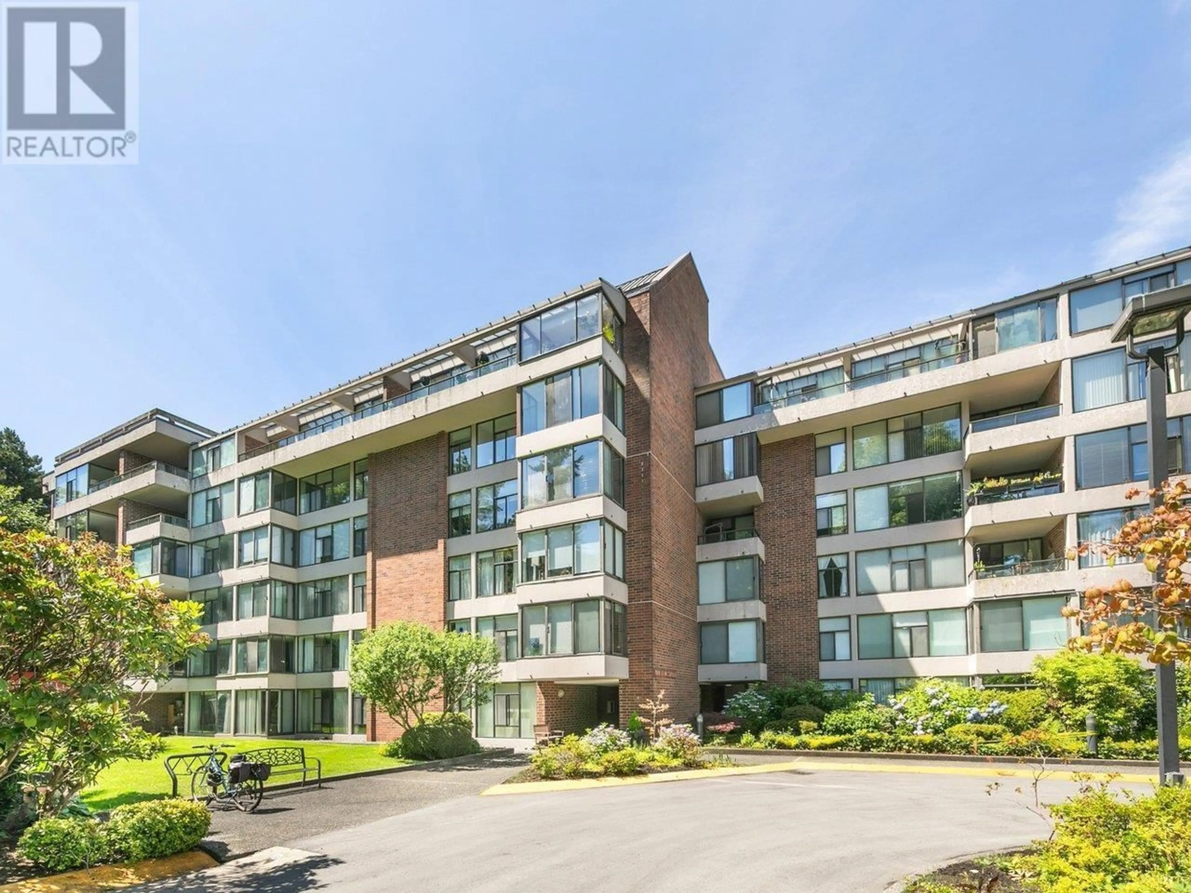 Unknown for 114 - 4101 YEW STREET, Vancouver British Columbia V6L3B7