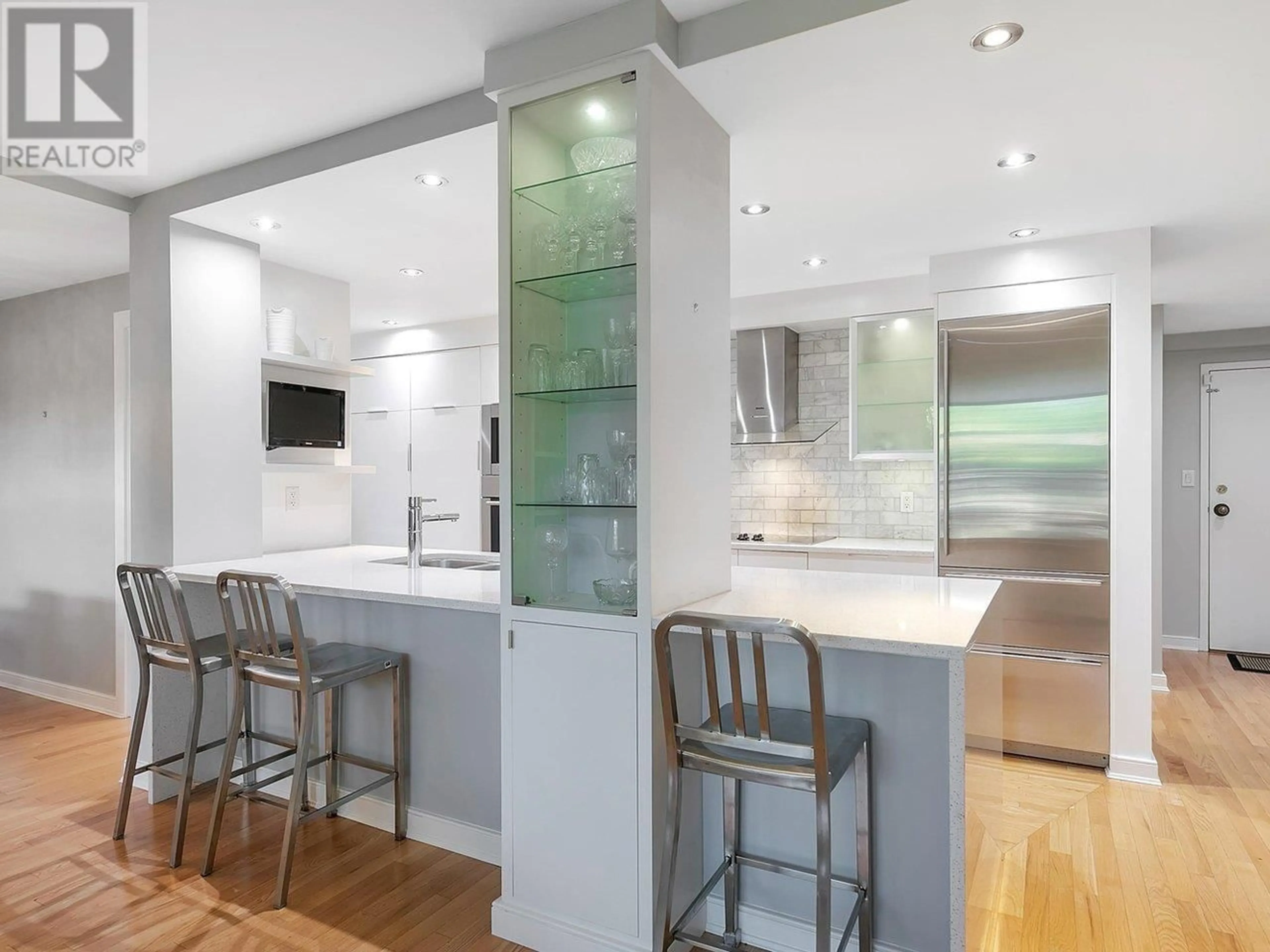 Contemporary kitchen, unknown for 114 - 4101 YEW STREET, Vancouver British Columbia V6L3B7