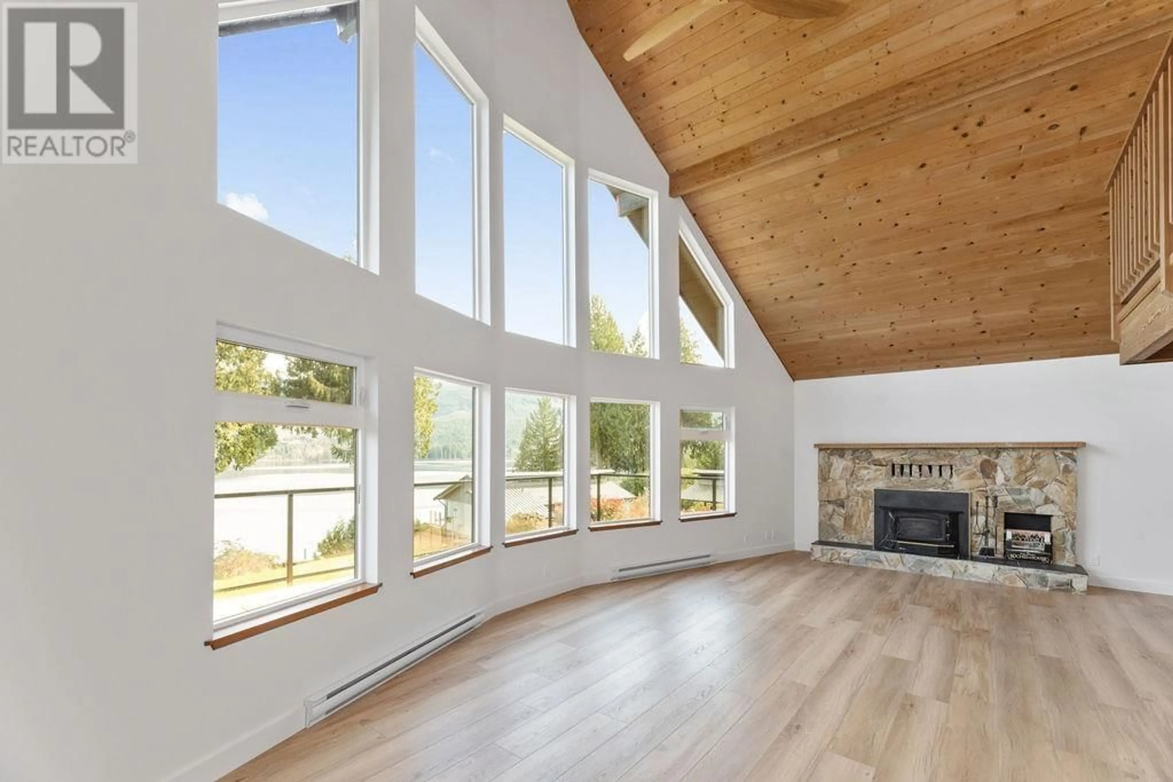 A pic of a room for 6176 SOUTH GALE AVENUE, Sechelt British Columbia V7Z0L5