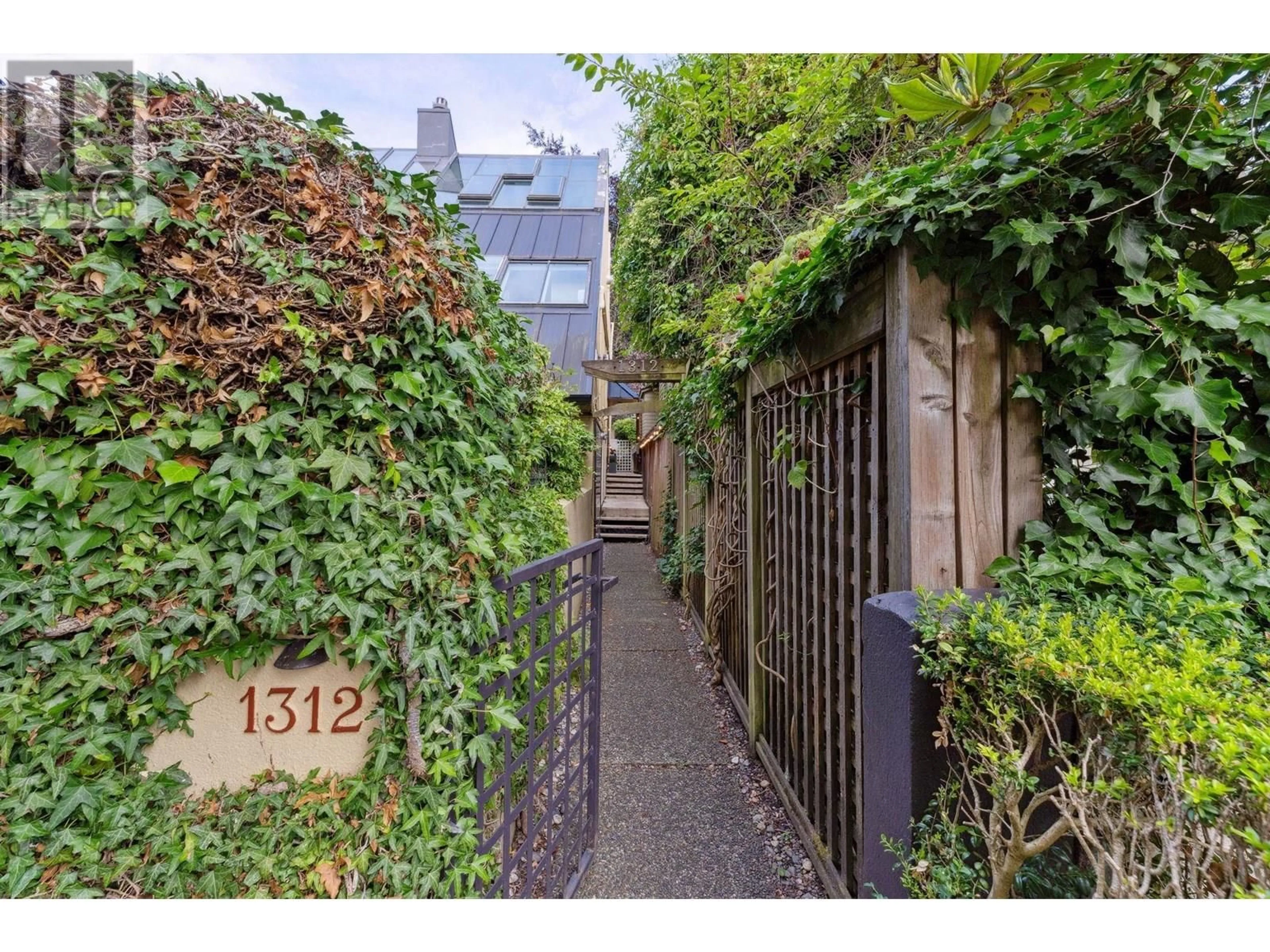 Unknown for 1312 MAPLE STREET, Vancouver British Columbia V6J3R9
