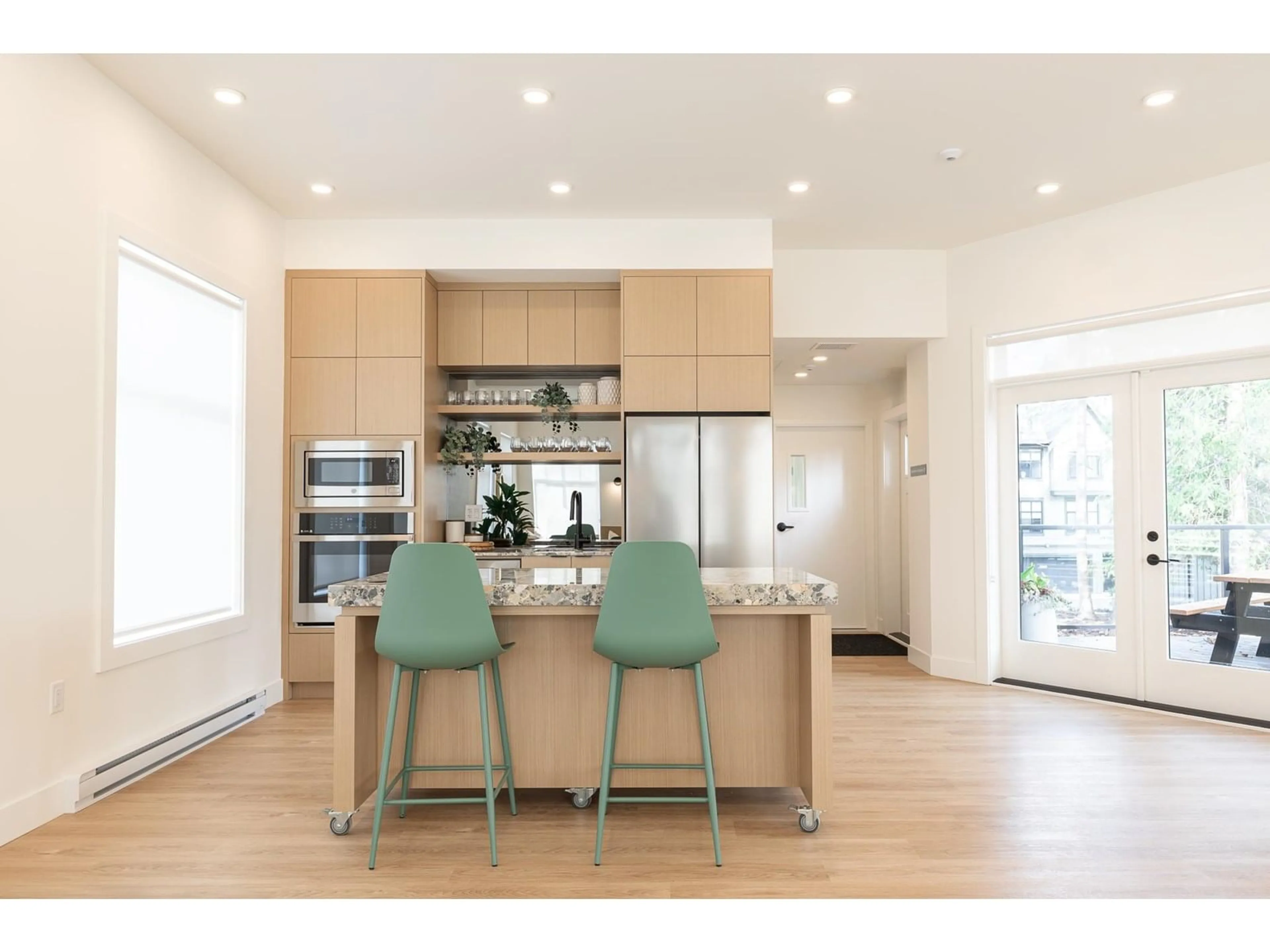 Contemporary kitchen, wood/laminate floor for 176 - 2350 165, Surrey British Columbia H0H0H0