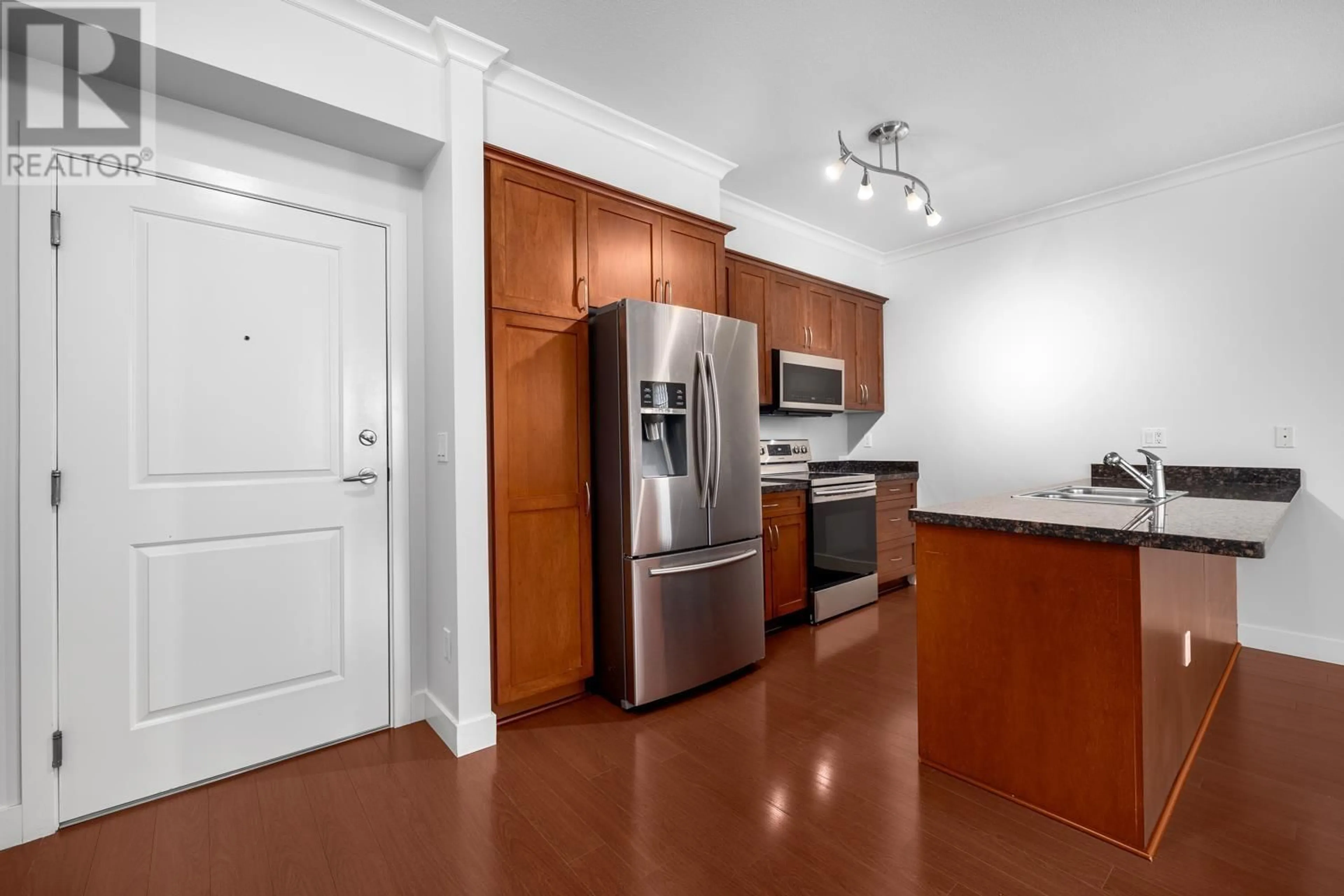 Standard kitchen, unknown for 210 - 1375 VIEW CRESCENT, Tsawwassen British Columbia V4L0A3