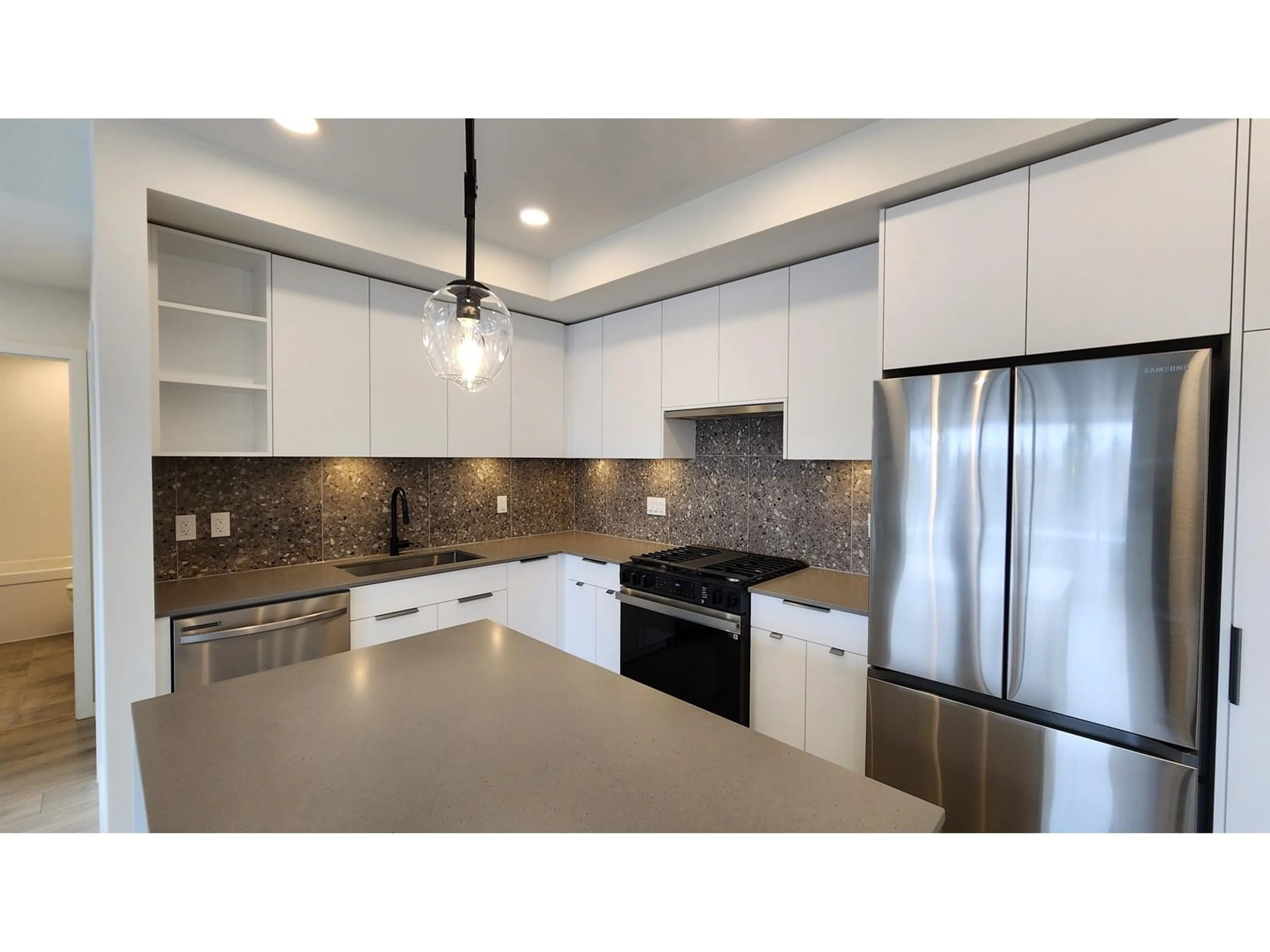 Open concept kitchen, unknown for 515 - 7936 206, Langley British Columbia V2Y3X1