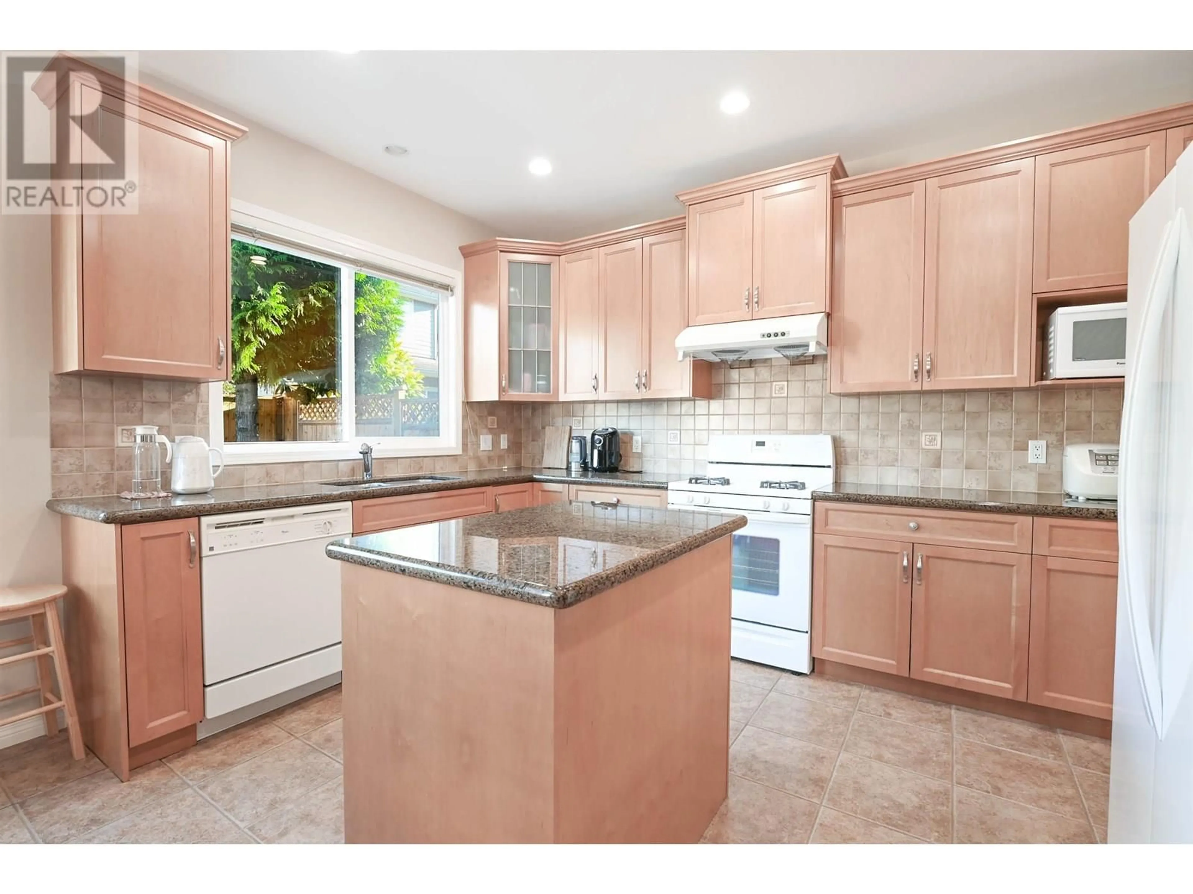 Unknown for 9382 PAULESHIN CRESCENT, Richmond British Columbia V7E6P2