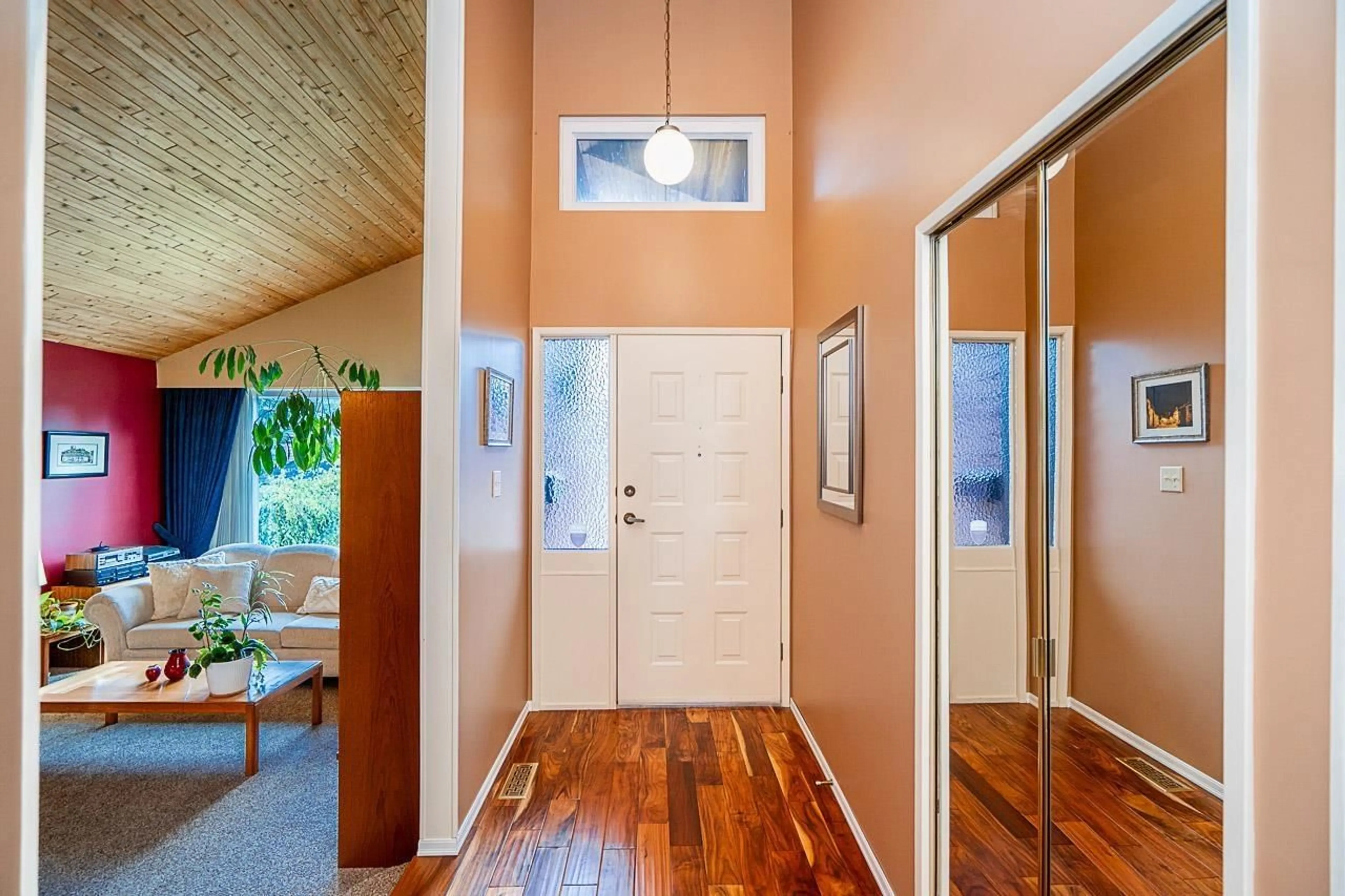 Indoor entryway for 10921 63, Delta British Columbia V4E3B2