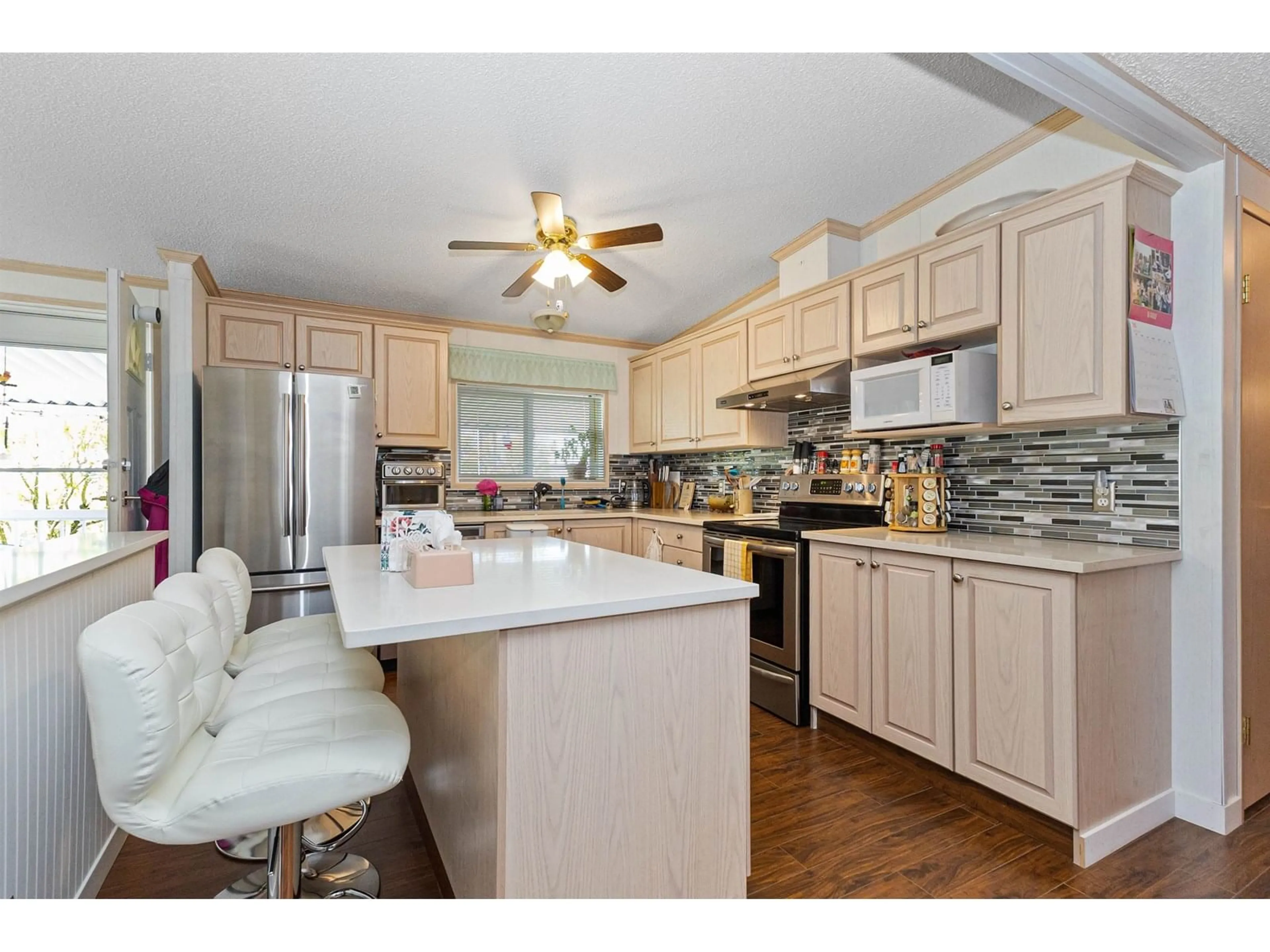 Open concept kitchen, unknown for 14 - 2035 MARTEN, Abbotsford British Columbia V2T6M3