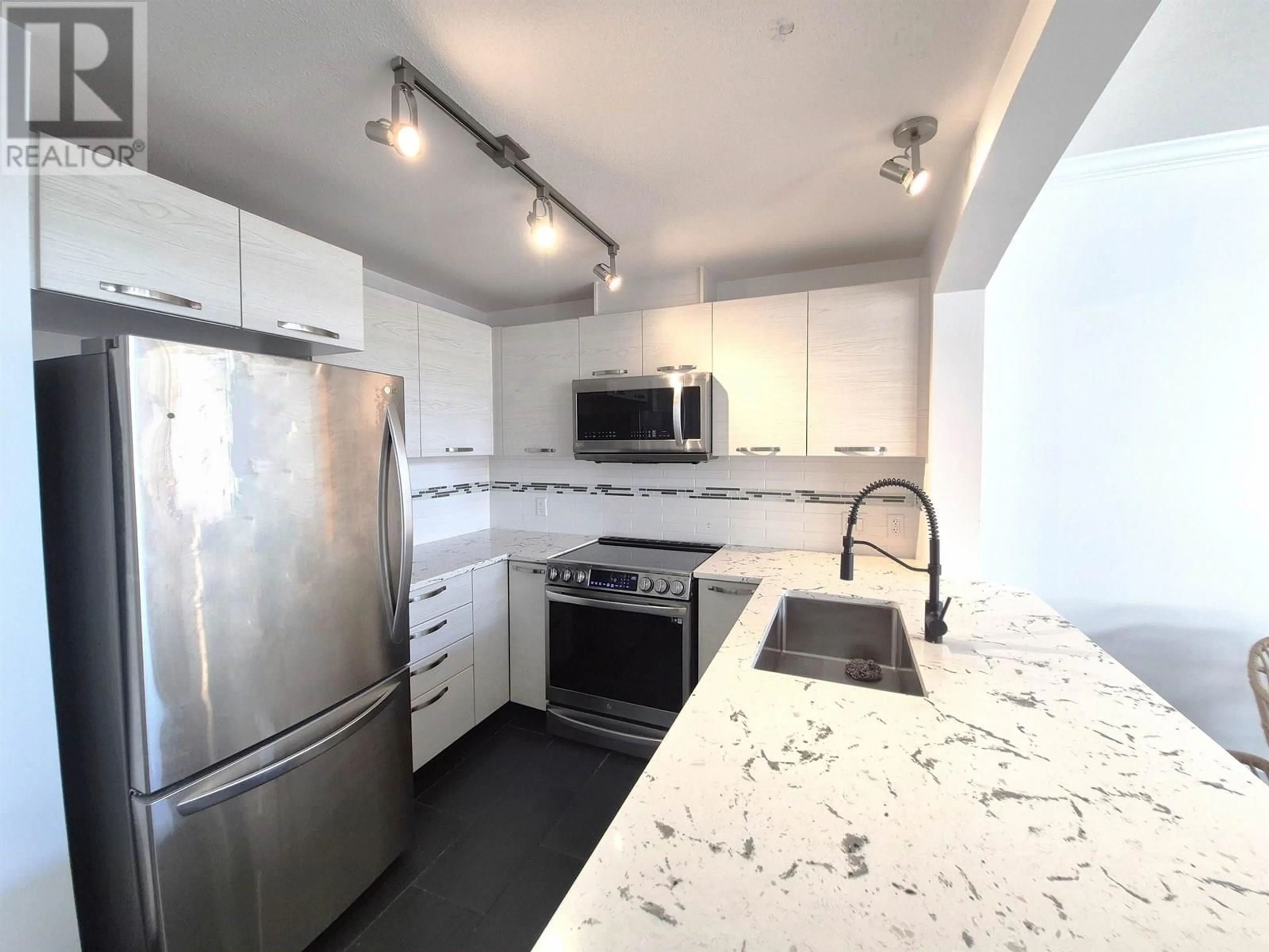 Standard kitchen, unknown for 405 - 7478 BYRNEPARK WALK, Burnaby British Columbia V3N0B5