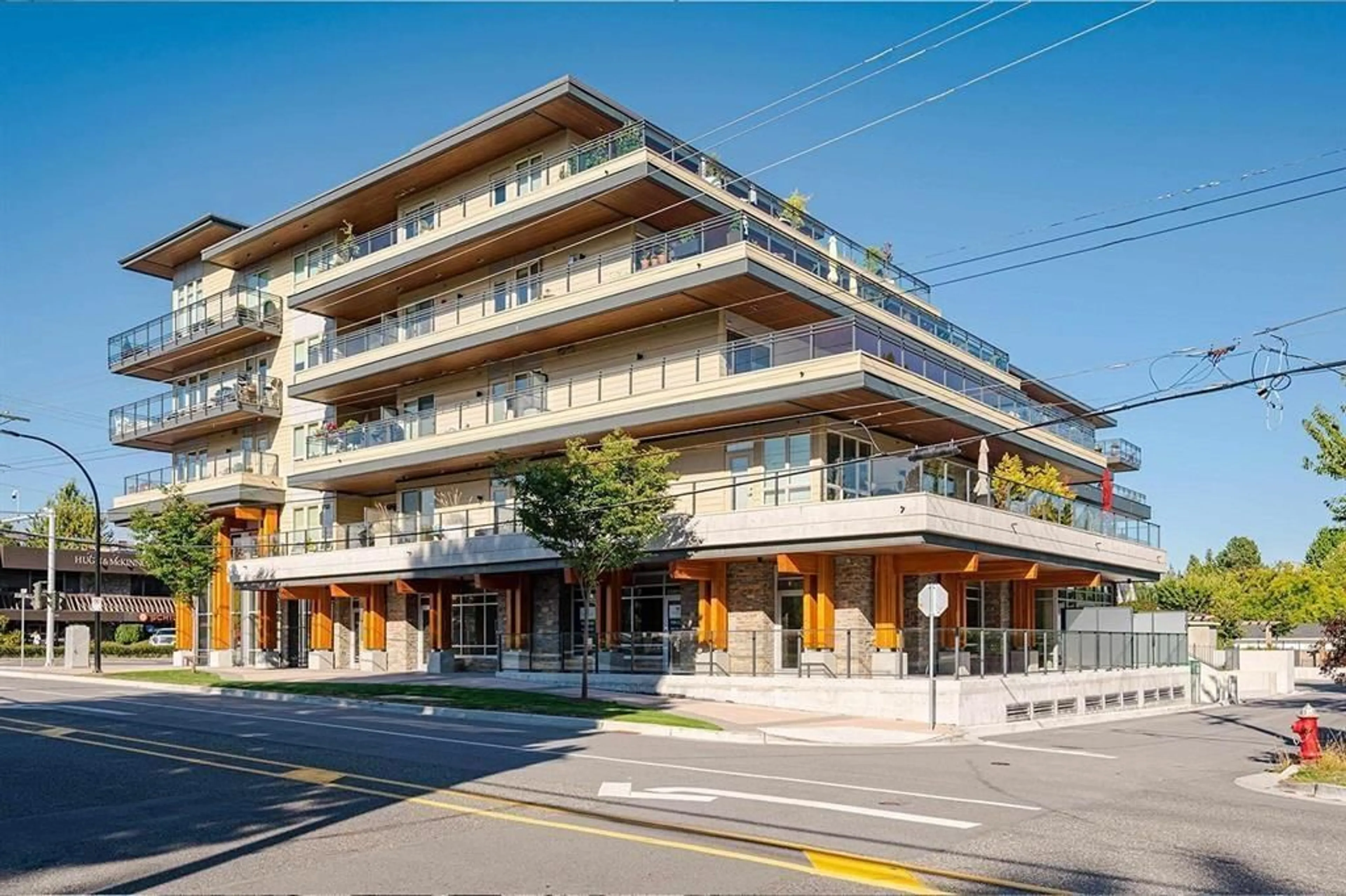 Patio, building for 203 - 14022 NORTH BLUFF, White Rock British Columbia V4B3C3