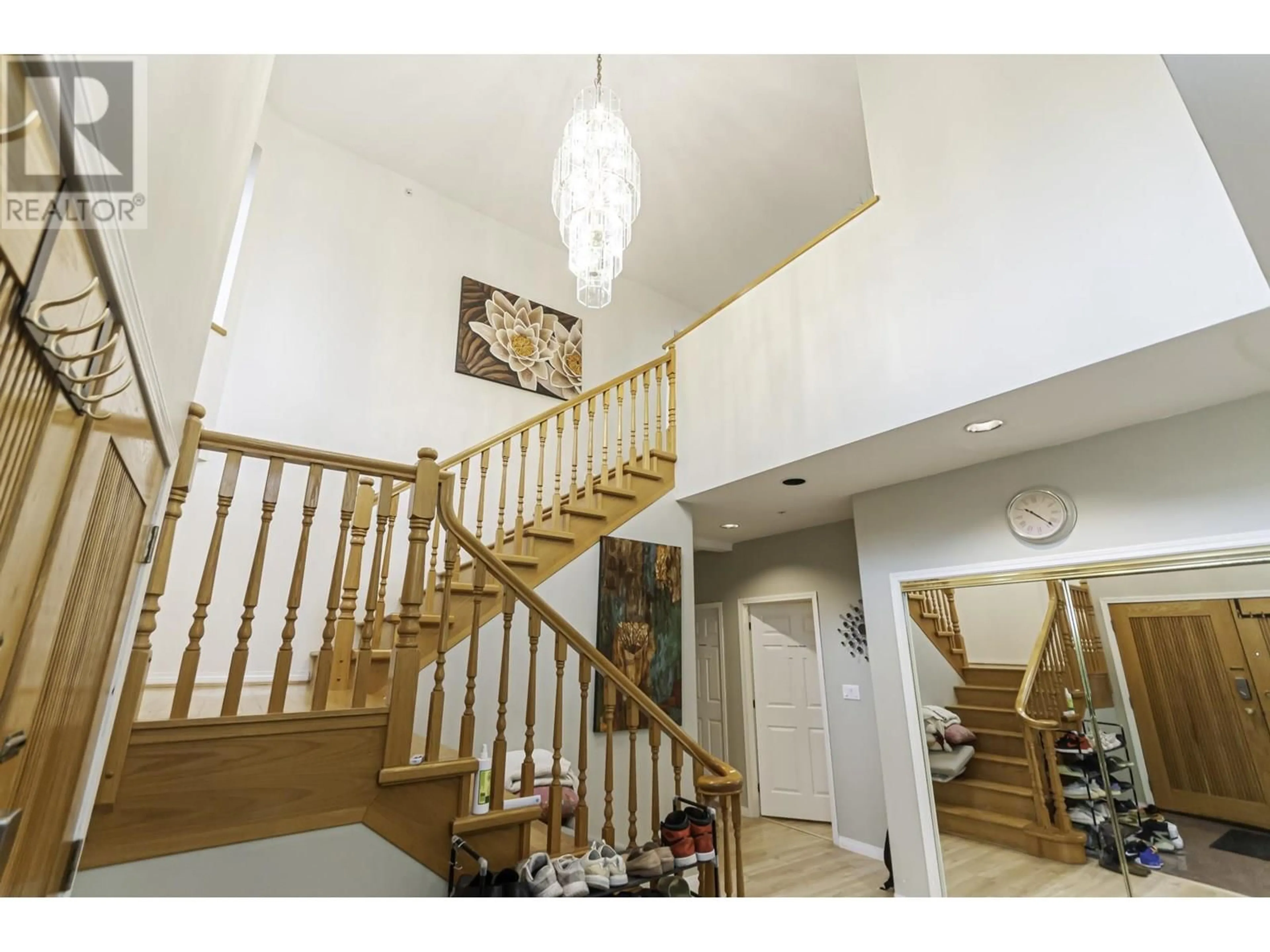 Indoor foyer for 3456 36TH AVENUE, Vancouver British Columbia V6N2R9