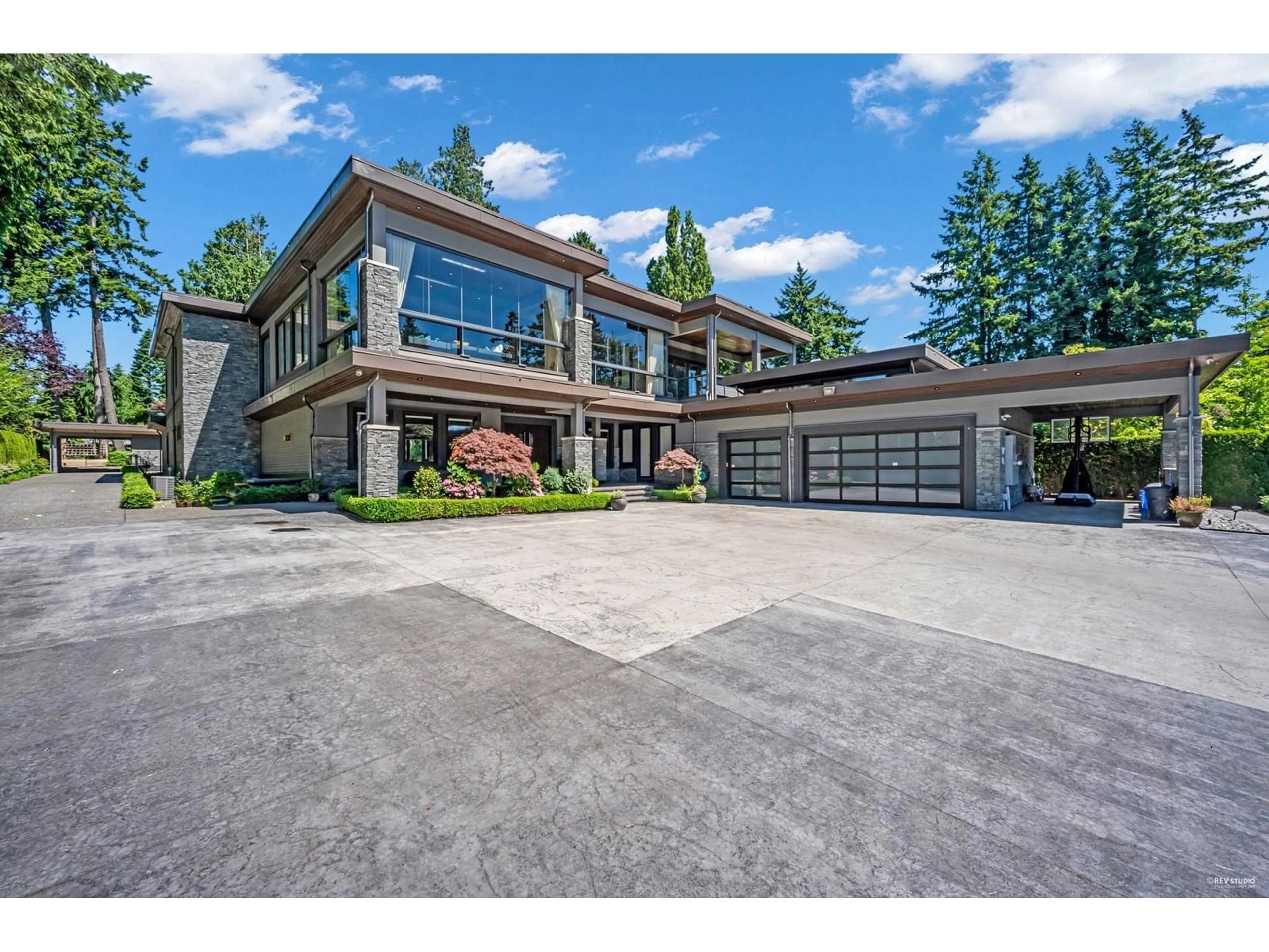Home with brick exterior material, unknown for 13657 MARINE, White Rock British Columbia V4B1A3
