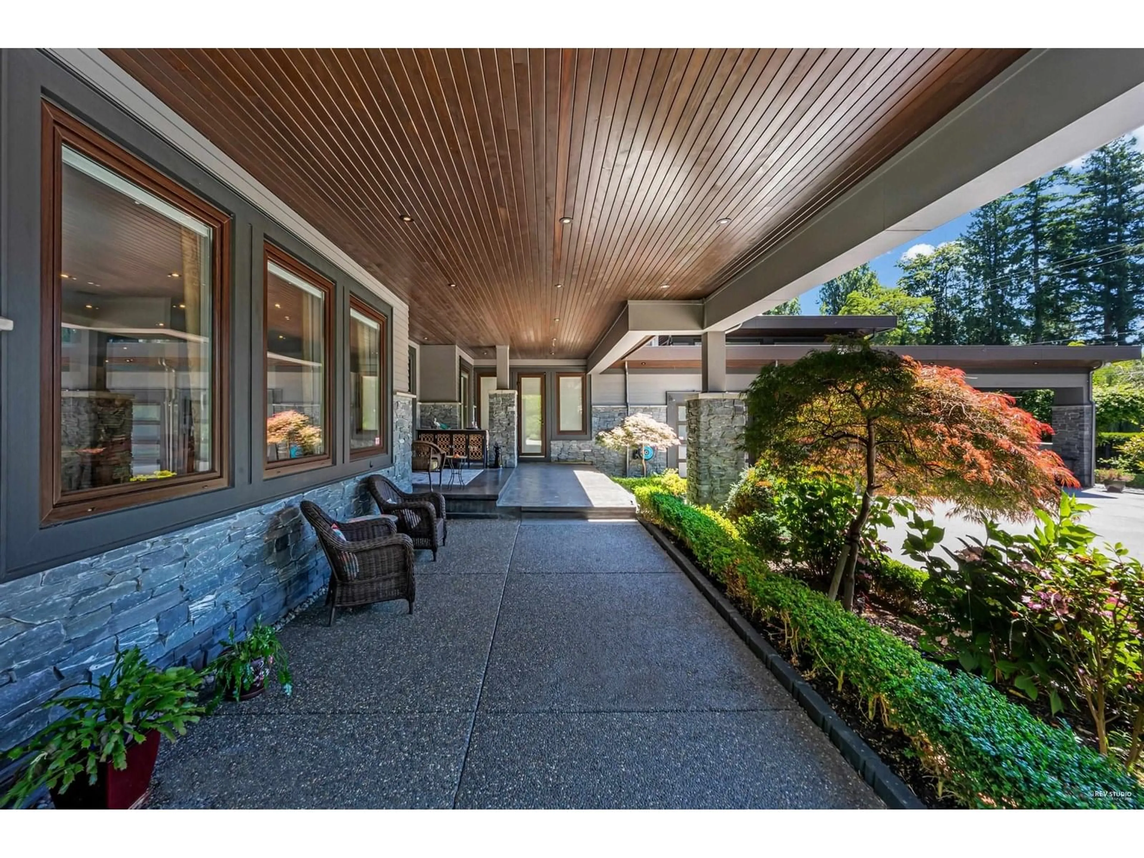 Patio, street for 13657 MARINE, White Rock British Columbia V4B1A3
