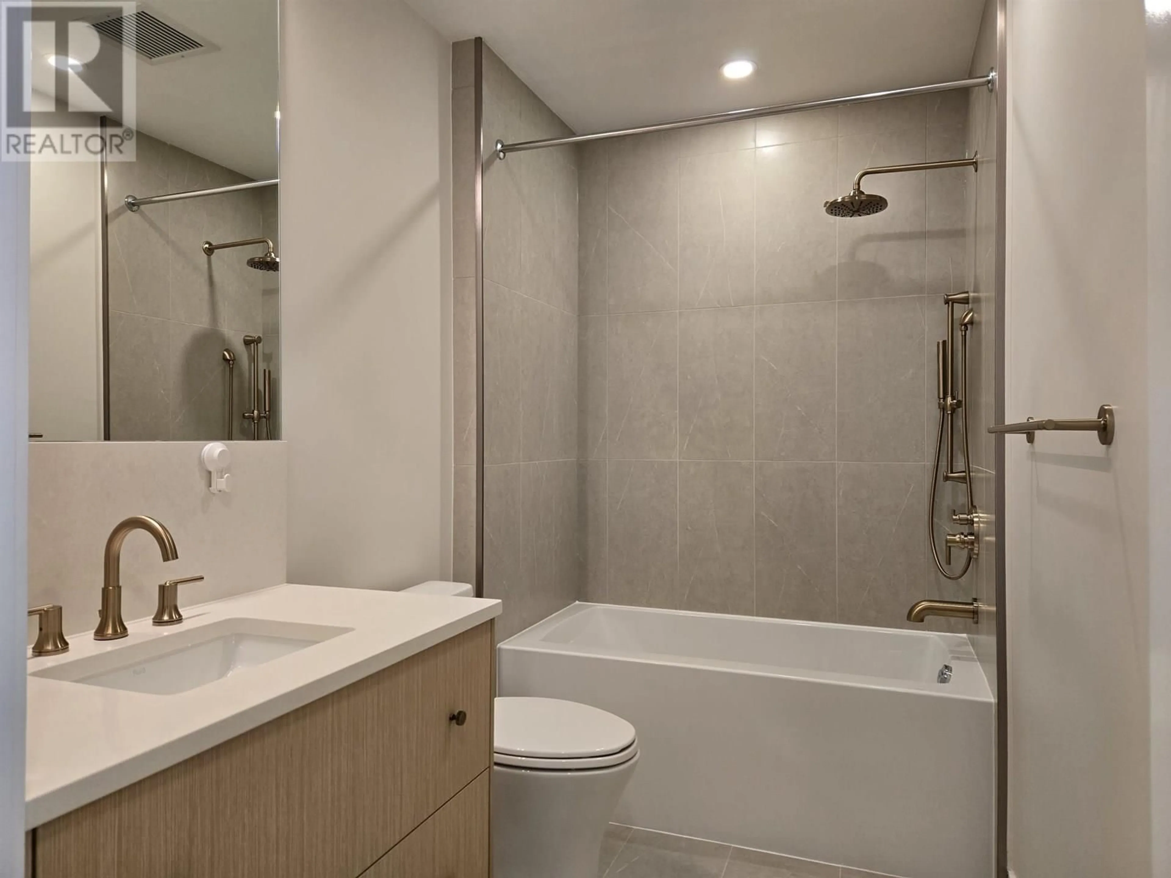 Standard bathroom, ceramic/tile floor for 302 - 5007 ASH STREET, Vancouver British Columbia V5Z0K9