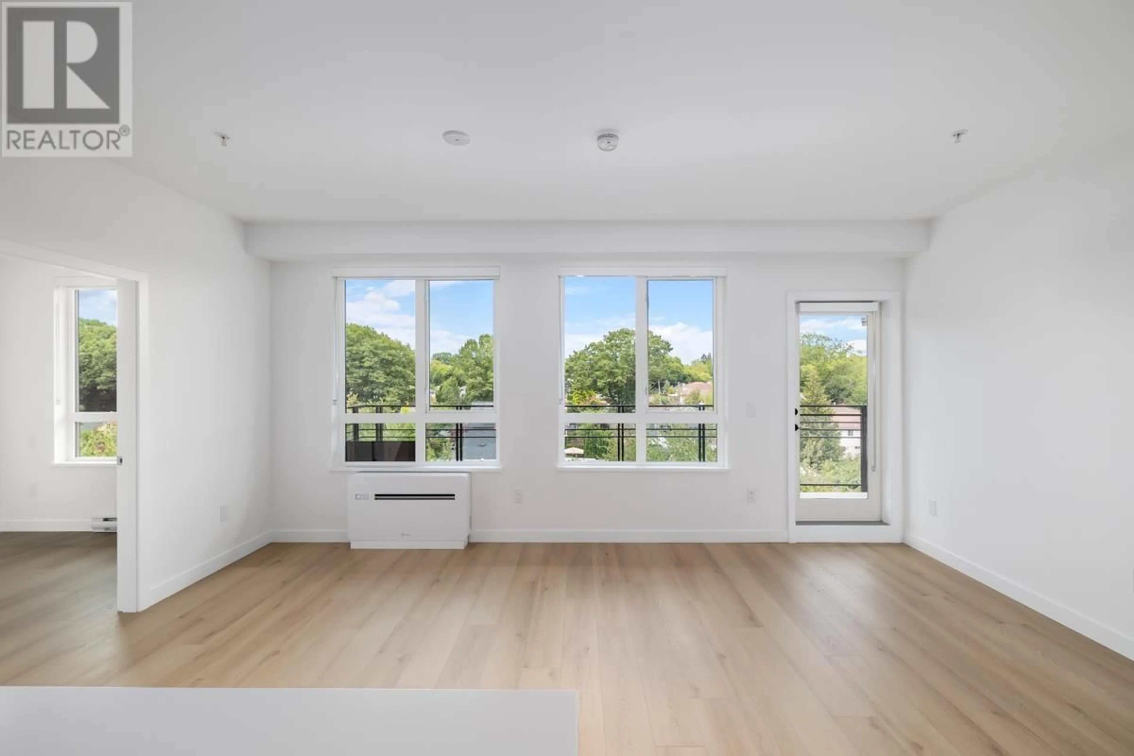 A pic of a room for 605 - 2450 GARDEN DRIVE, Vancouver British Columbia V5N0K1
