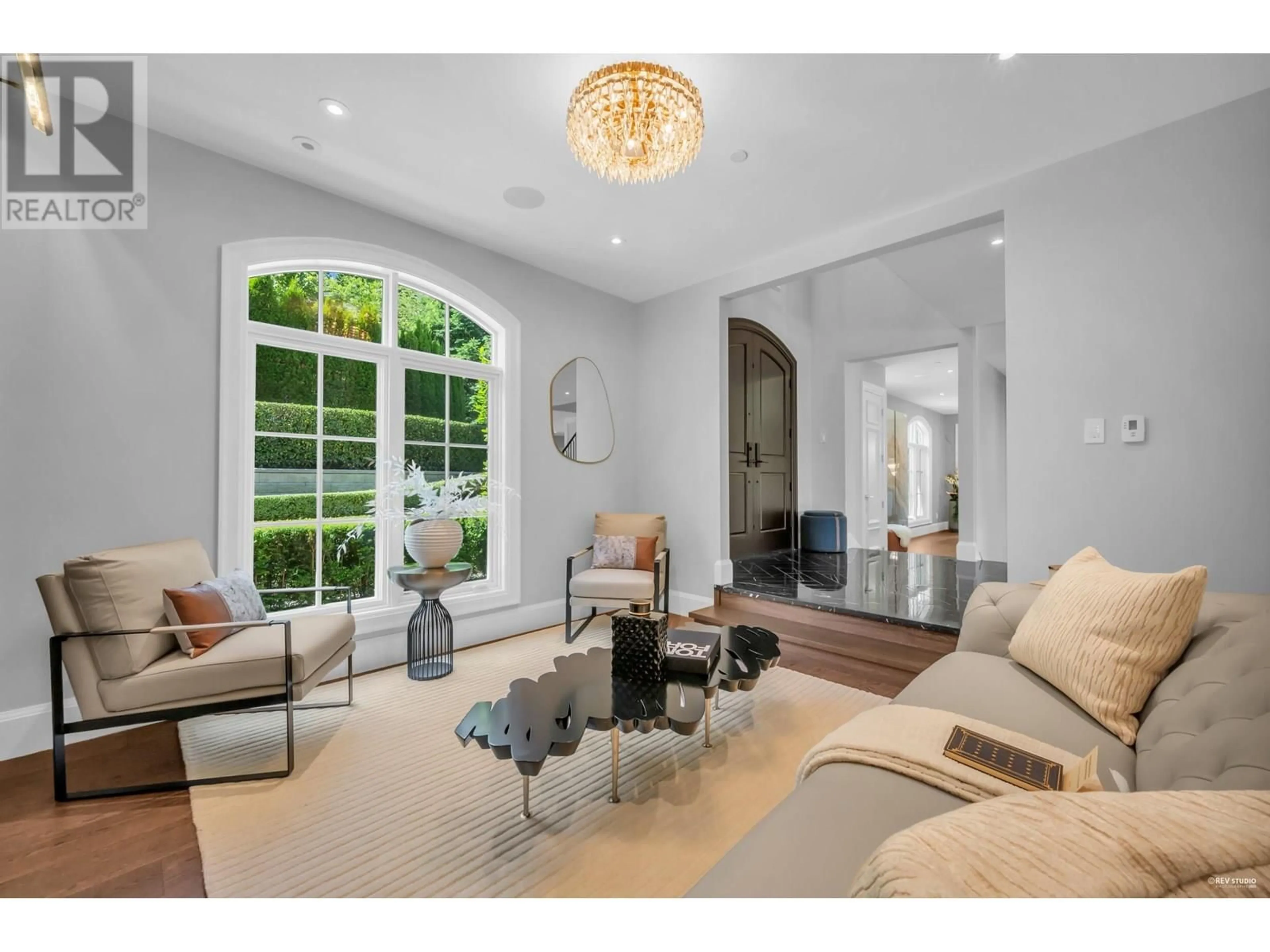 Living room with furniture, unknown for 606 BARNHAM ROAD, West Vancouver British Columbia V7S1T5