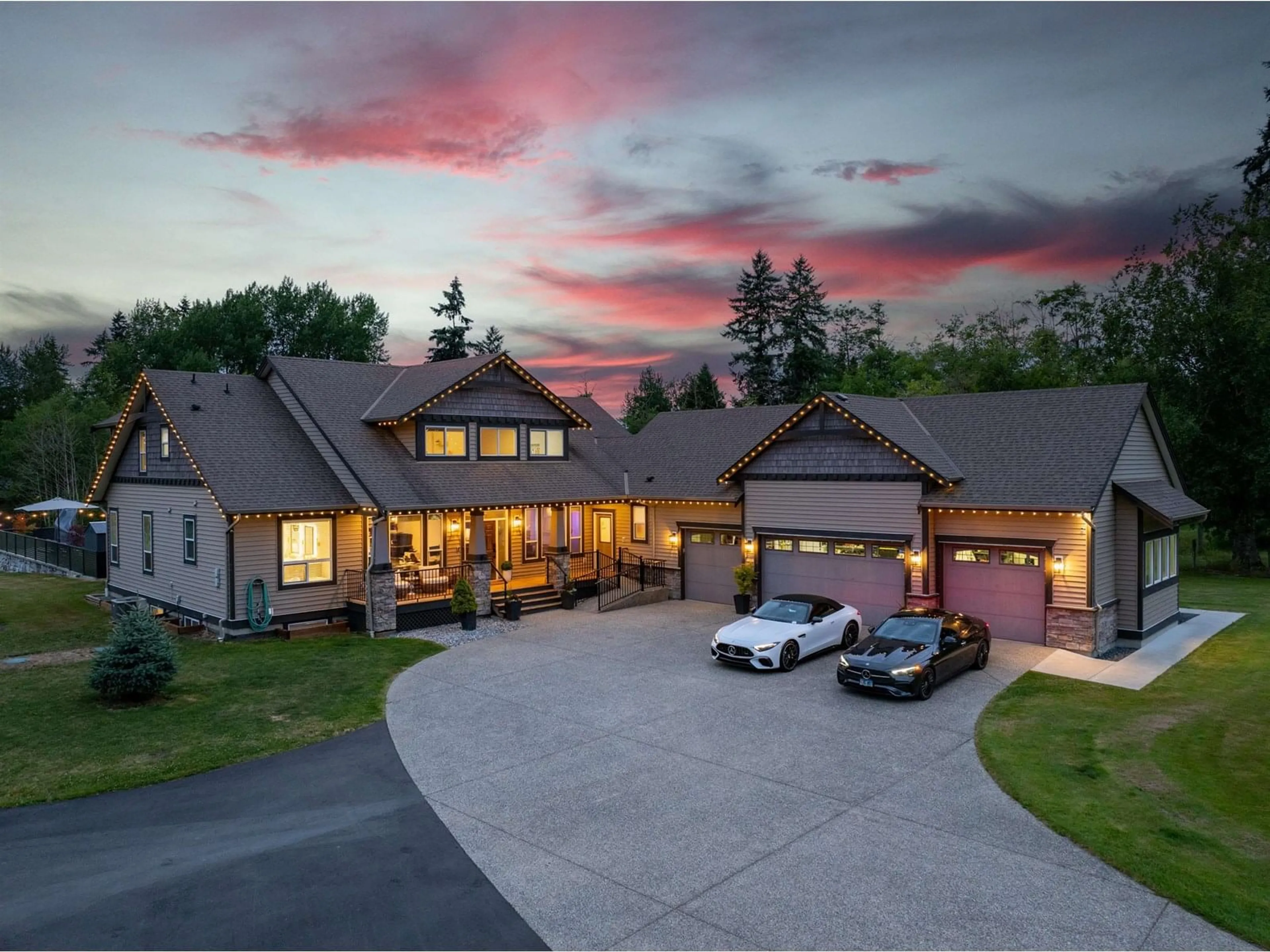 A pic from outside/outdoor area/front of a property/back of a property/a pic from drone, unknown for 6453 260, Langley British Columbia V4W1V3