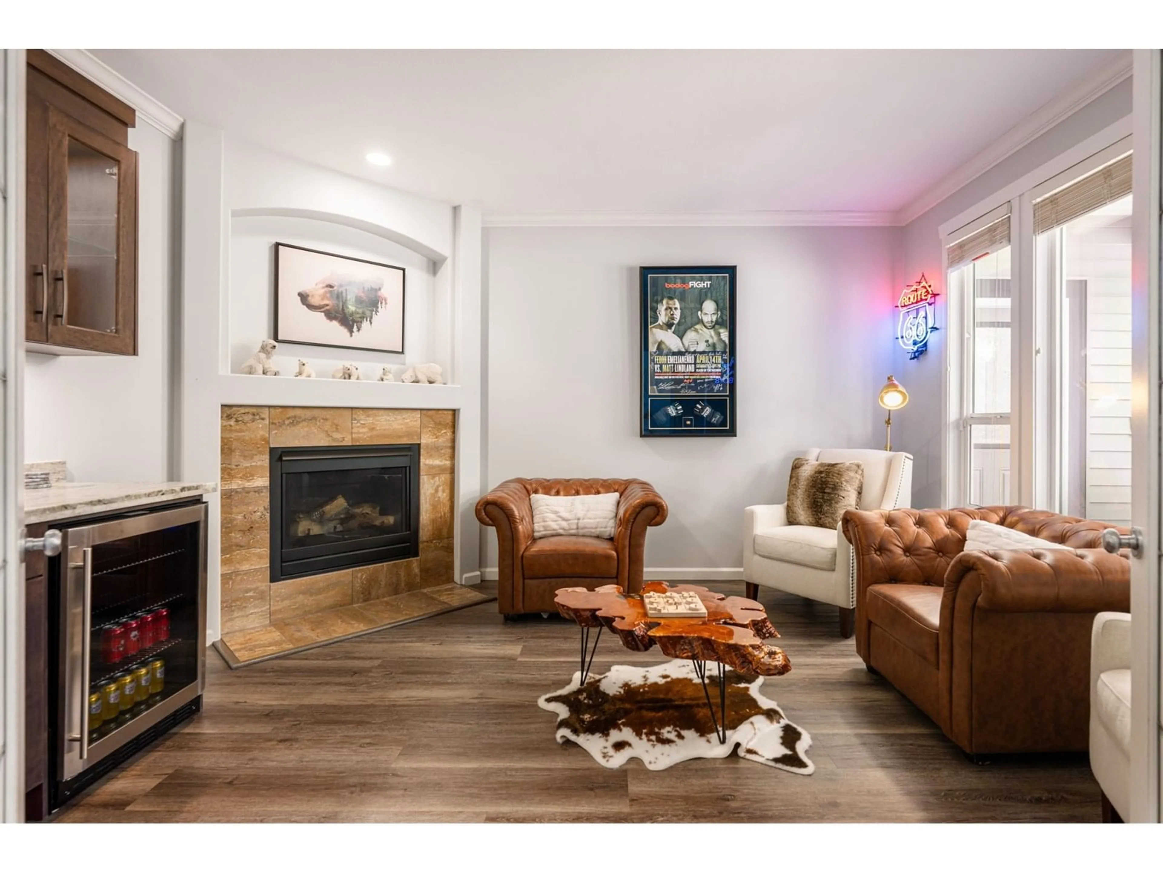 Living room with furniture, wood/laminate floor for 6453 260, Langley British Columbia V4W1V3