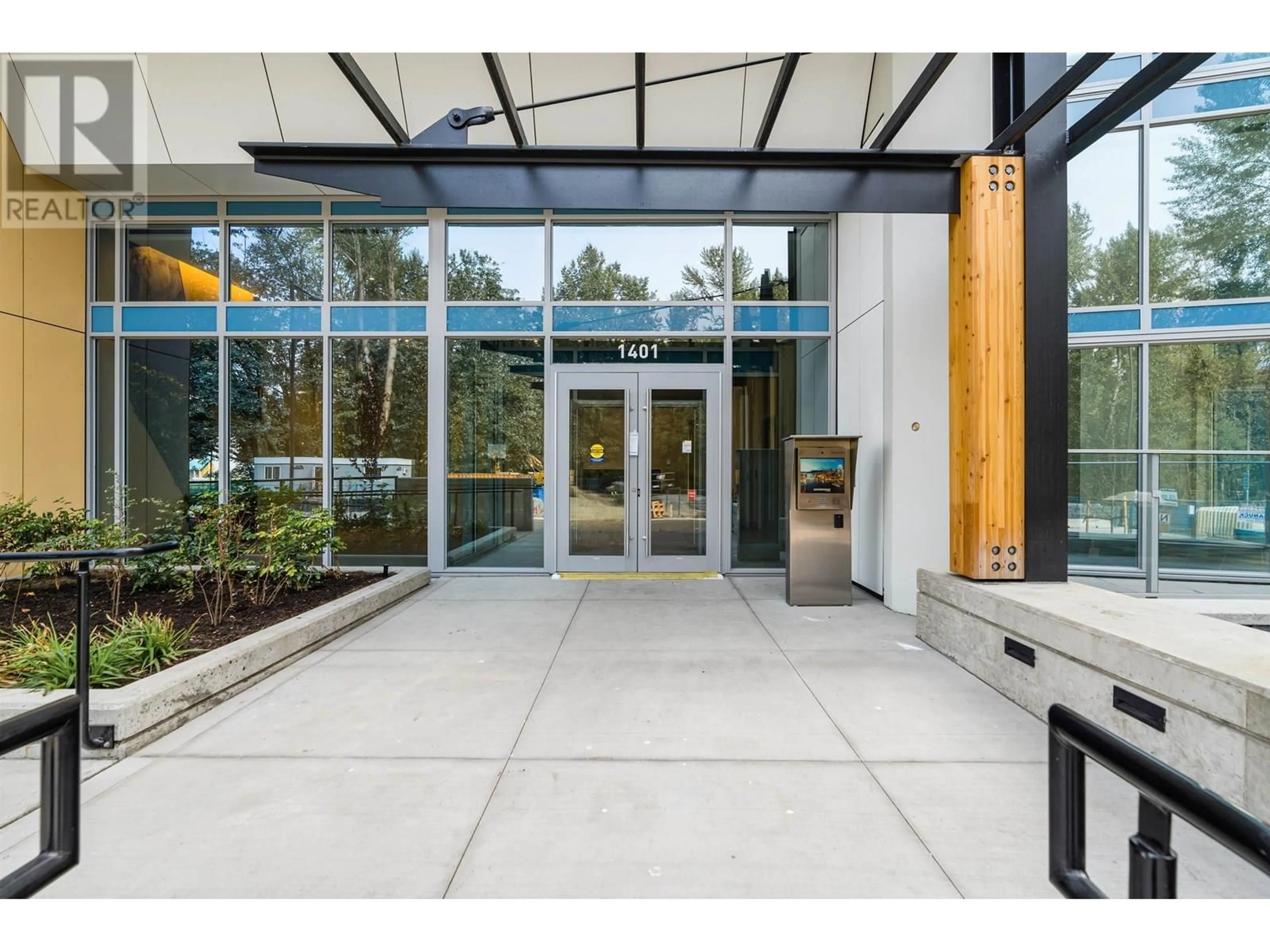 Indoor foyer for 1408 - 1401 HUNTER STREET, North Vancouver British Columbia V7J0E2