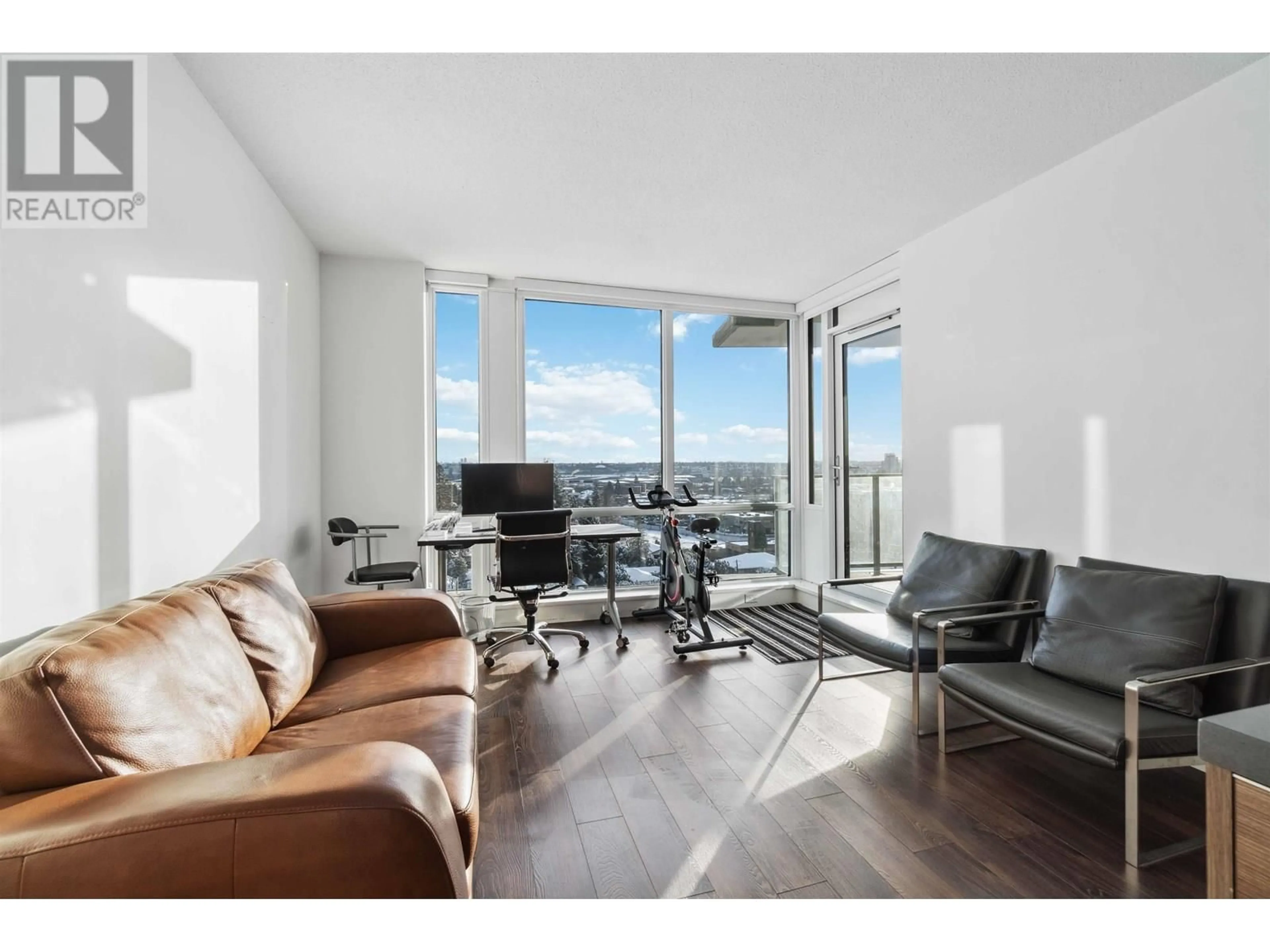 Living room with furniture, wood/laminate floor for 1005 - 1550 FERN STREET, North Vancouver British Columbia V7J0A9