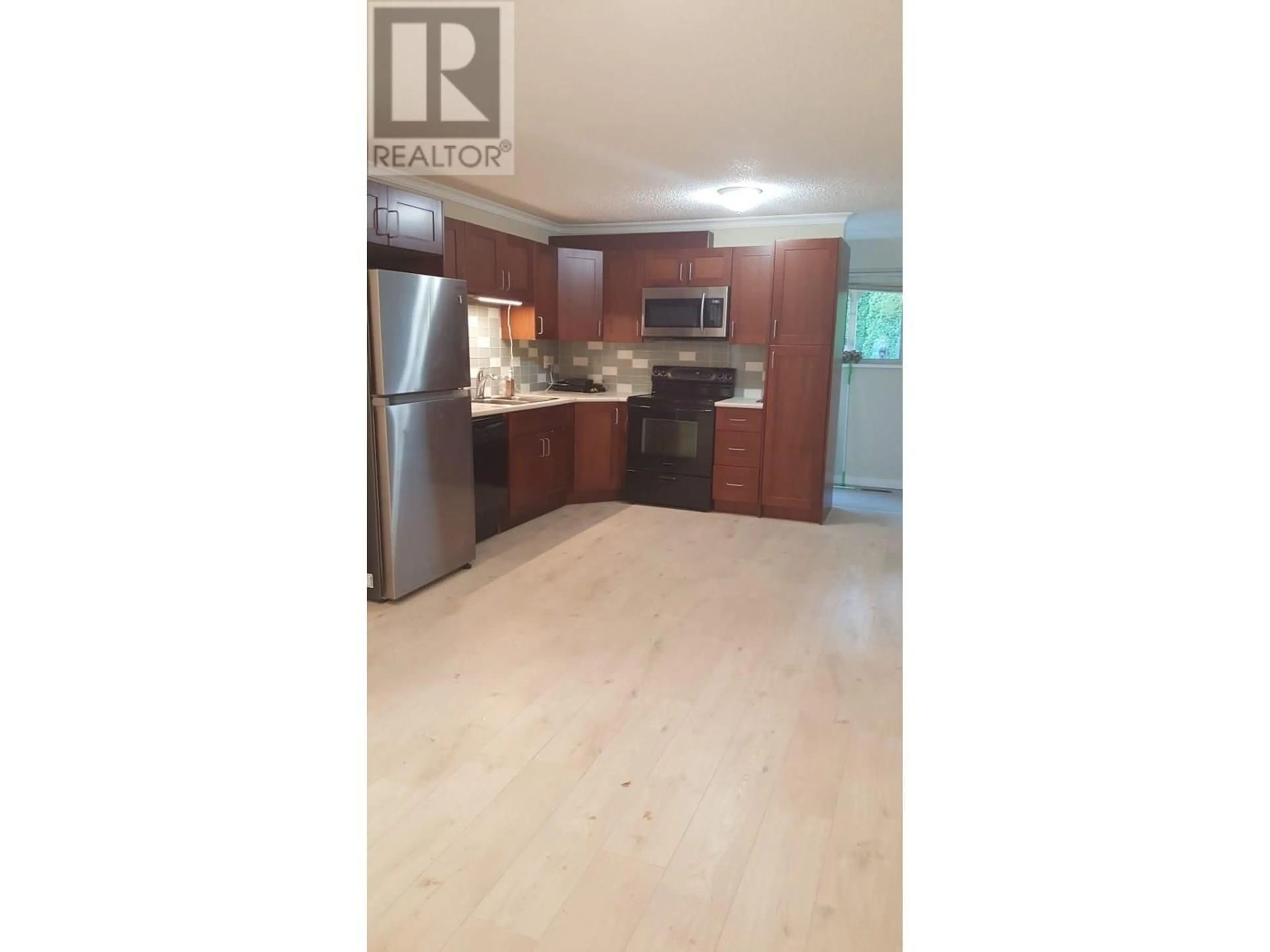 Open concept kitchen, unknown for 883 NAIRN COURT, North Vancouver British Columbia V7H2S4