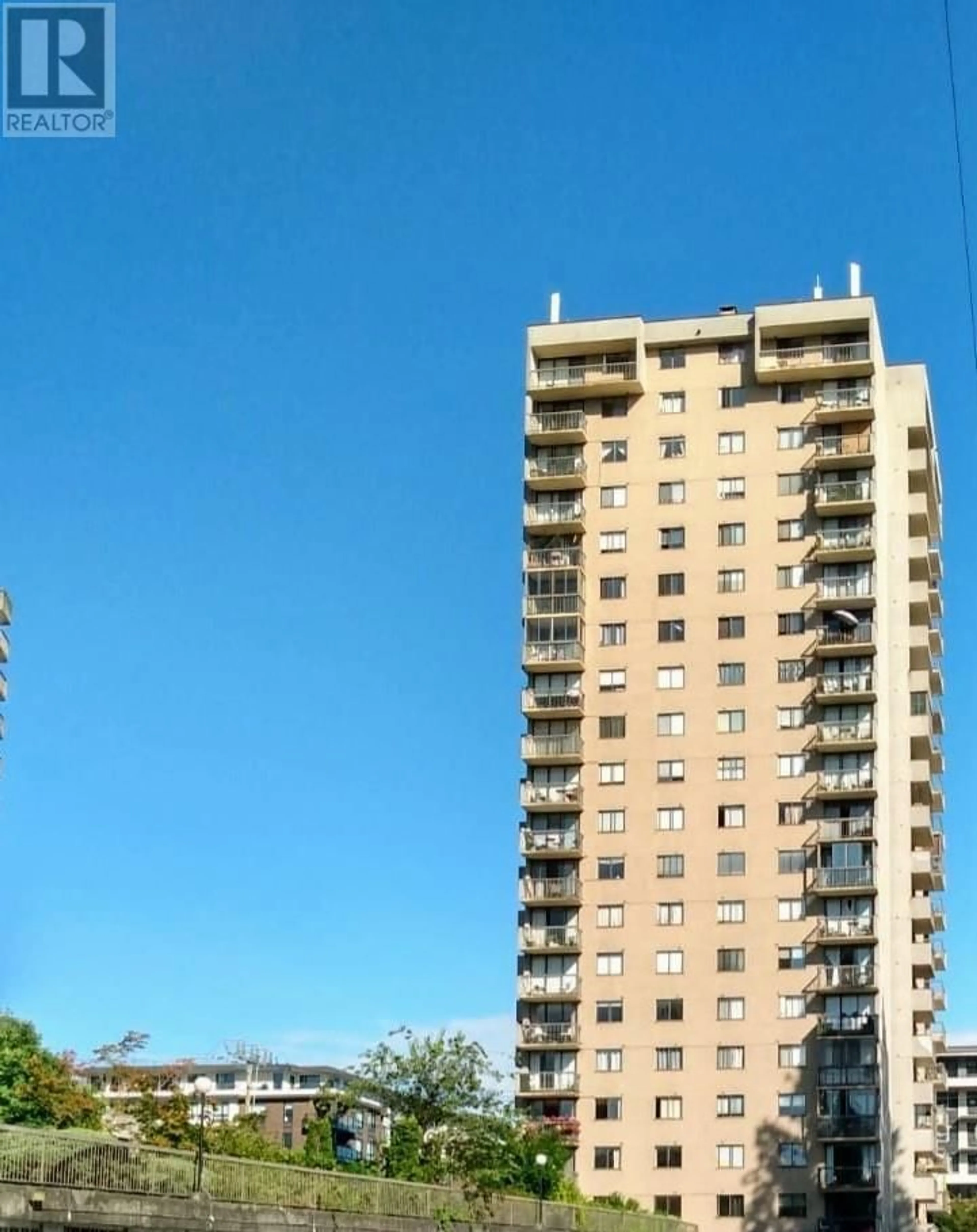 Balcony in the apartment, unknown for 402 - 145 ST. GEORGES AVENUE, North Vancouver British Columbia V7L3G8