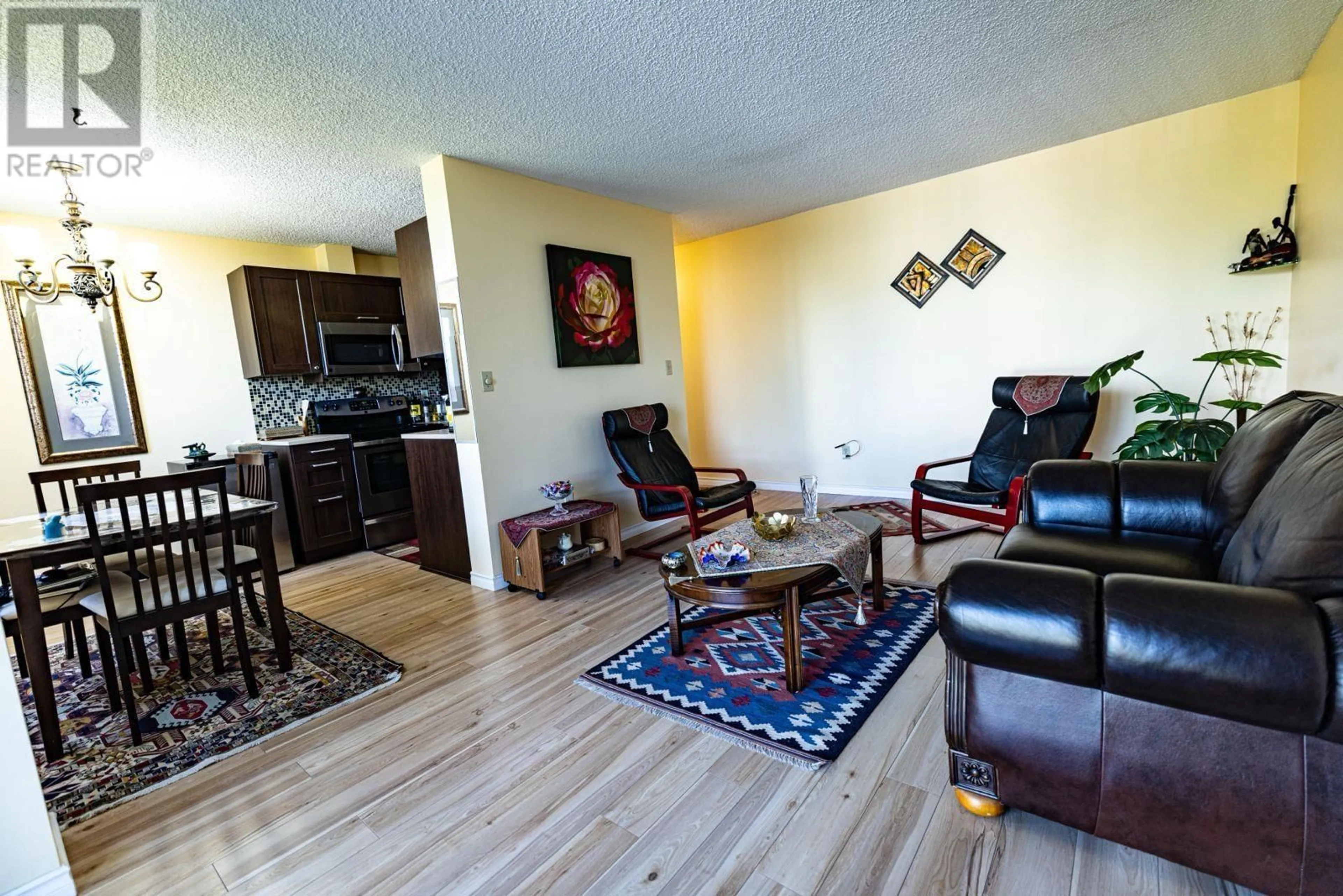 Living room with furniture, unknown for 402 - 145 ST. GEORGES AVENUE, North Vancouver British Columbia V7L3G8