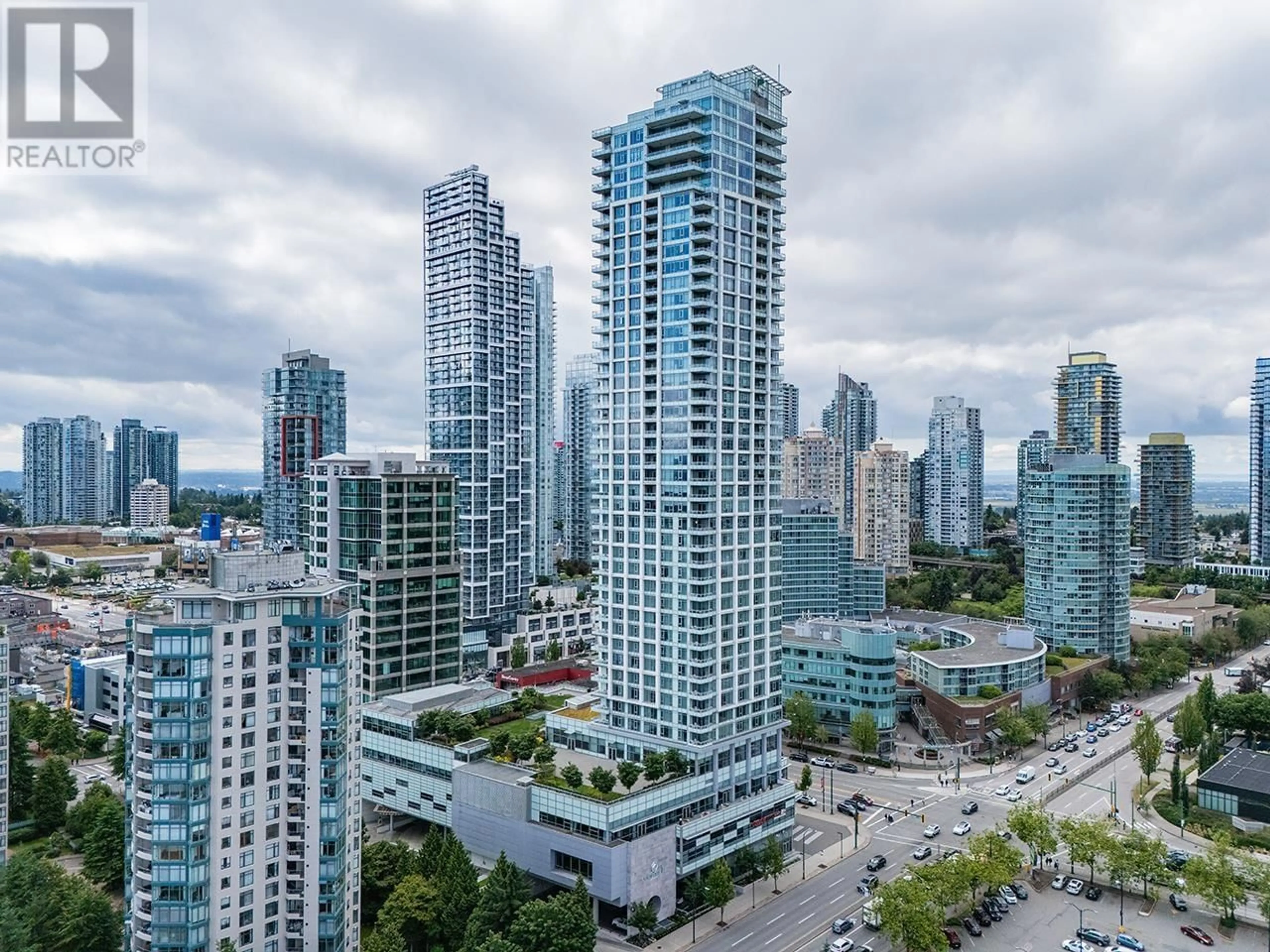 A pic from outside/outdoor area/front of a property/back of a property/a pic from drone, city buildings view from balcony for 3808 - 4508 HAZEL STREET, Burnaby British Columbia V5H0E4