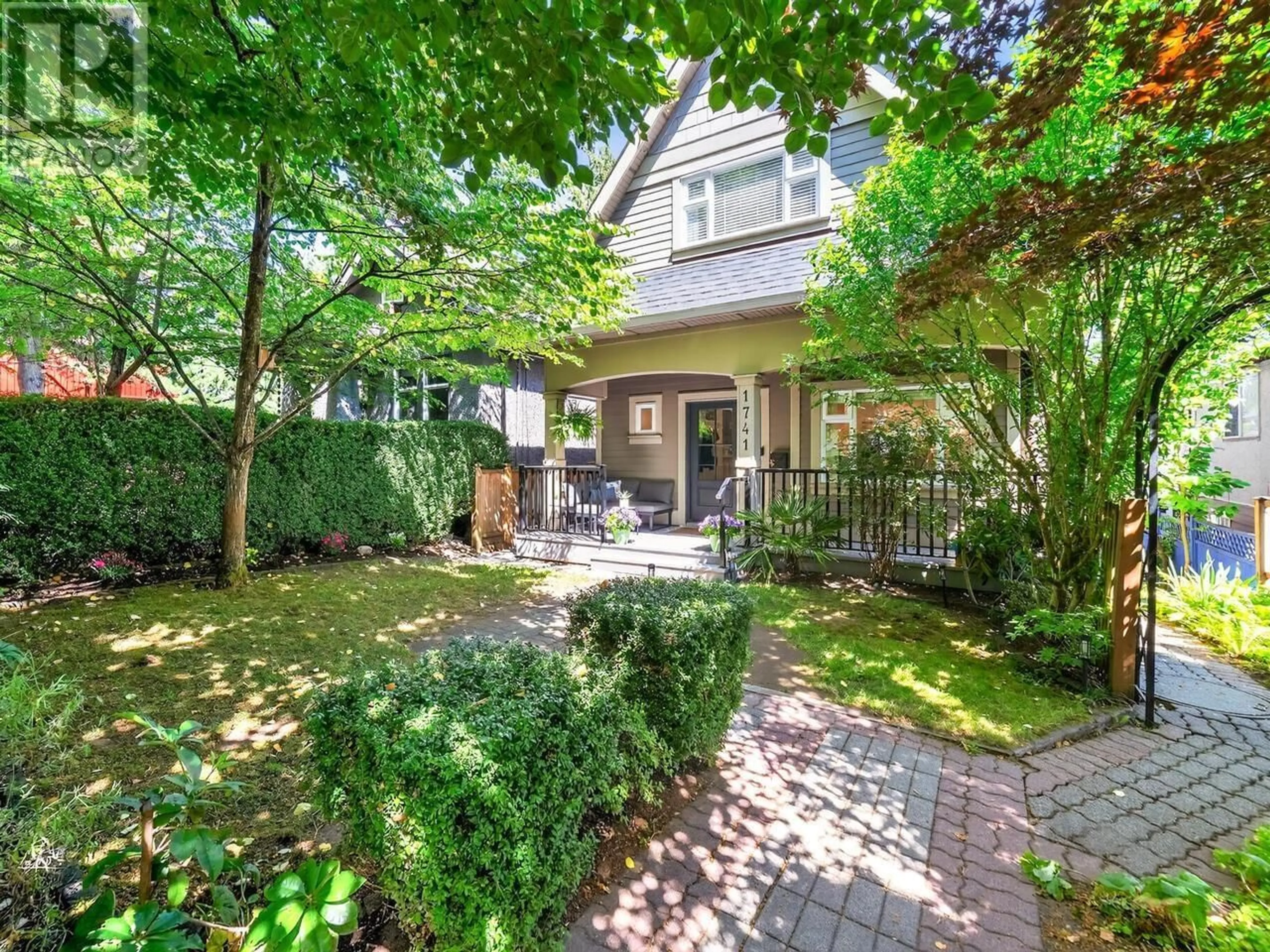Patio, street for 1741 15TH AVENUE, Vancouver British Columbia V5N2G2