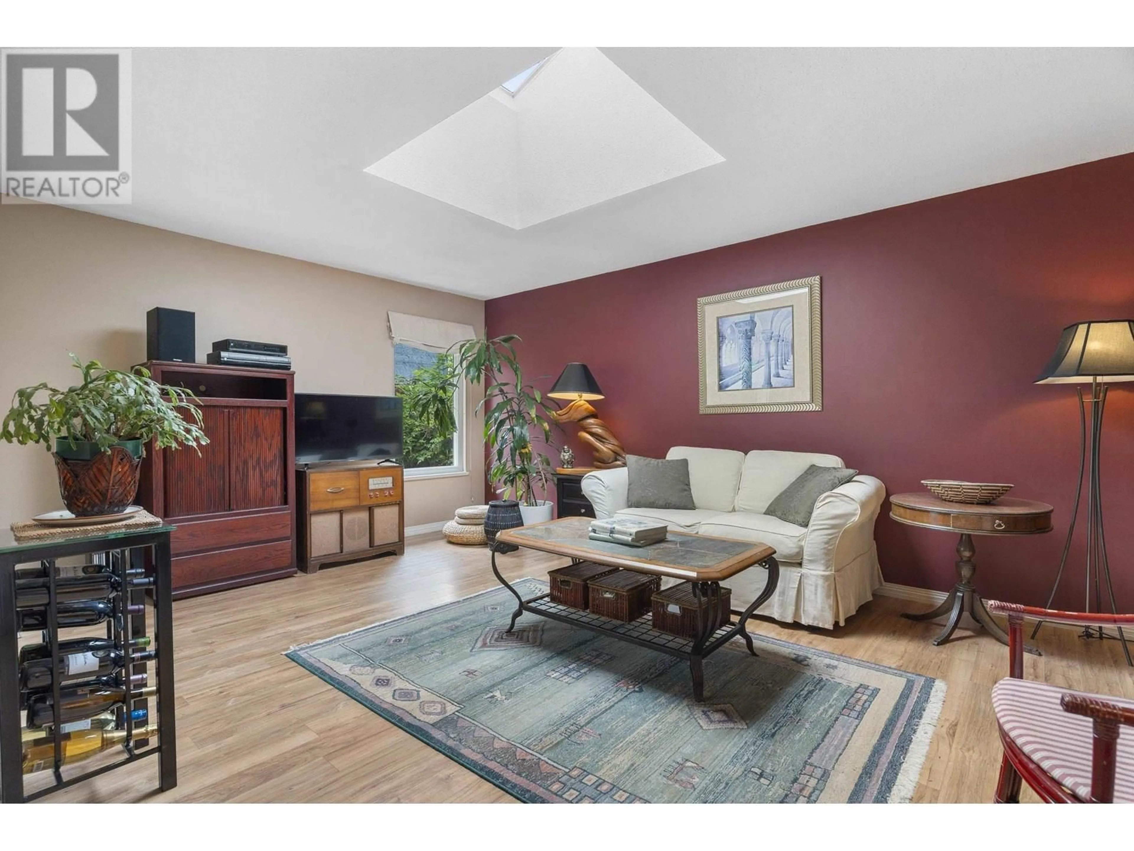 Living room with furniture, unknown for 3196 TOBA DRIVE, Coquitlam British Columbia V3B6A4