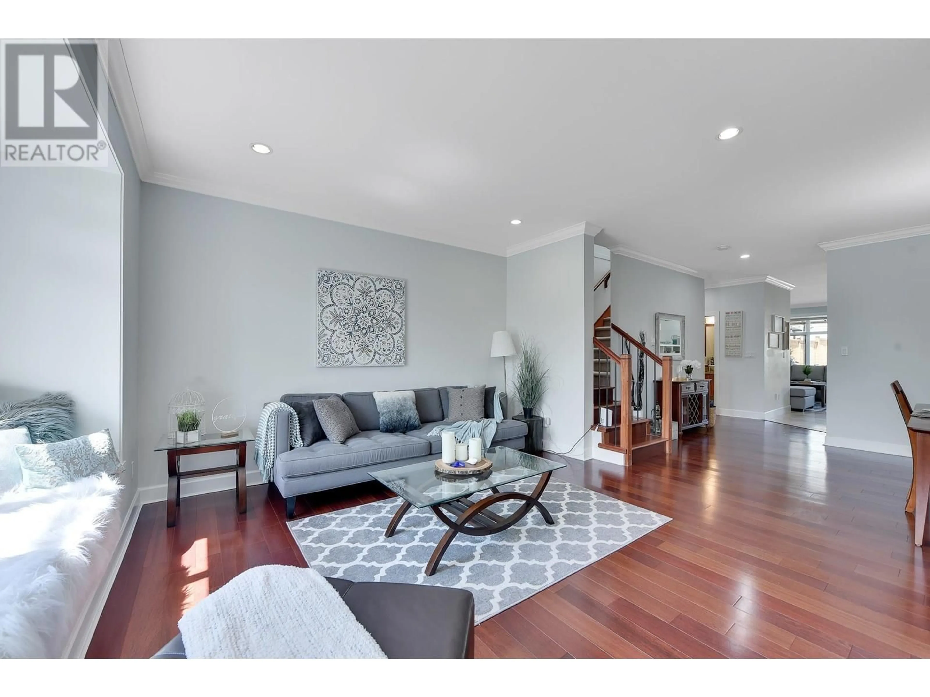 Living room with furniture, unknown for 332 11TH STREET, North Vancouver British Columbia V7L2G9
