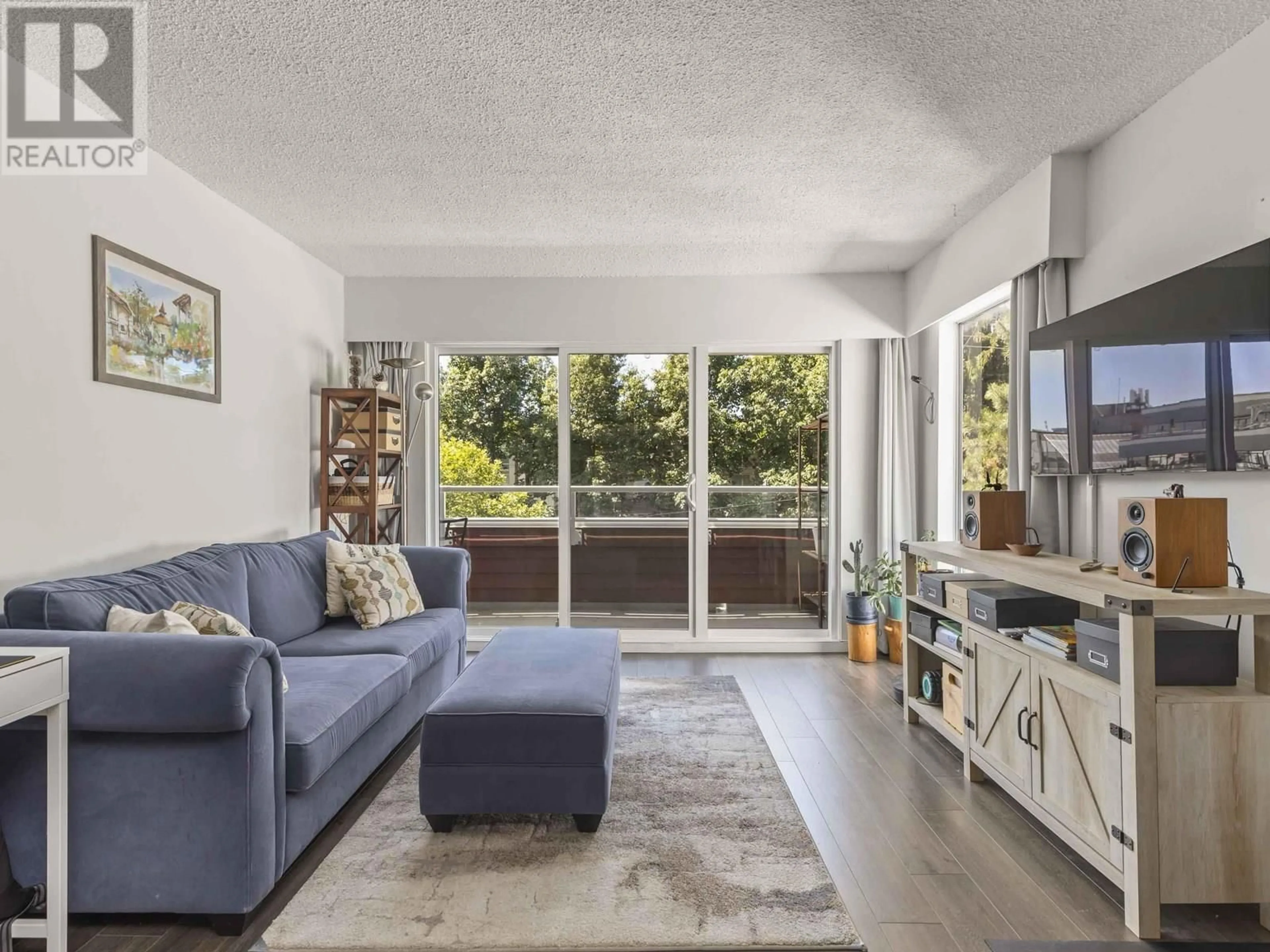 Living room with furniture, unknown for 401 - 250 1 STREET, North Vancouver British Columbia V7M1B4