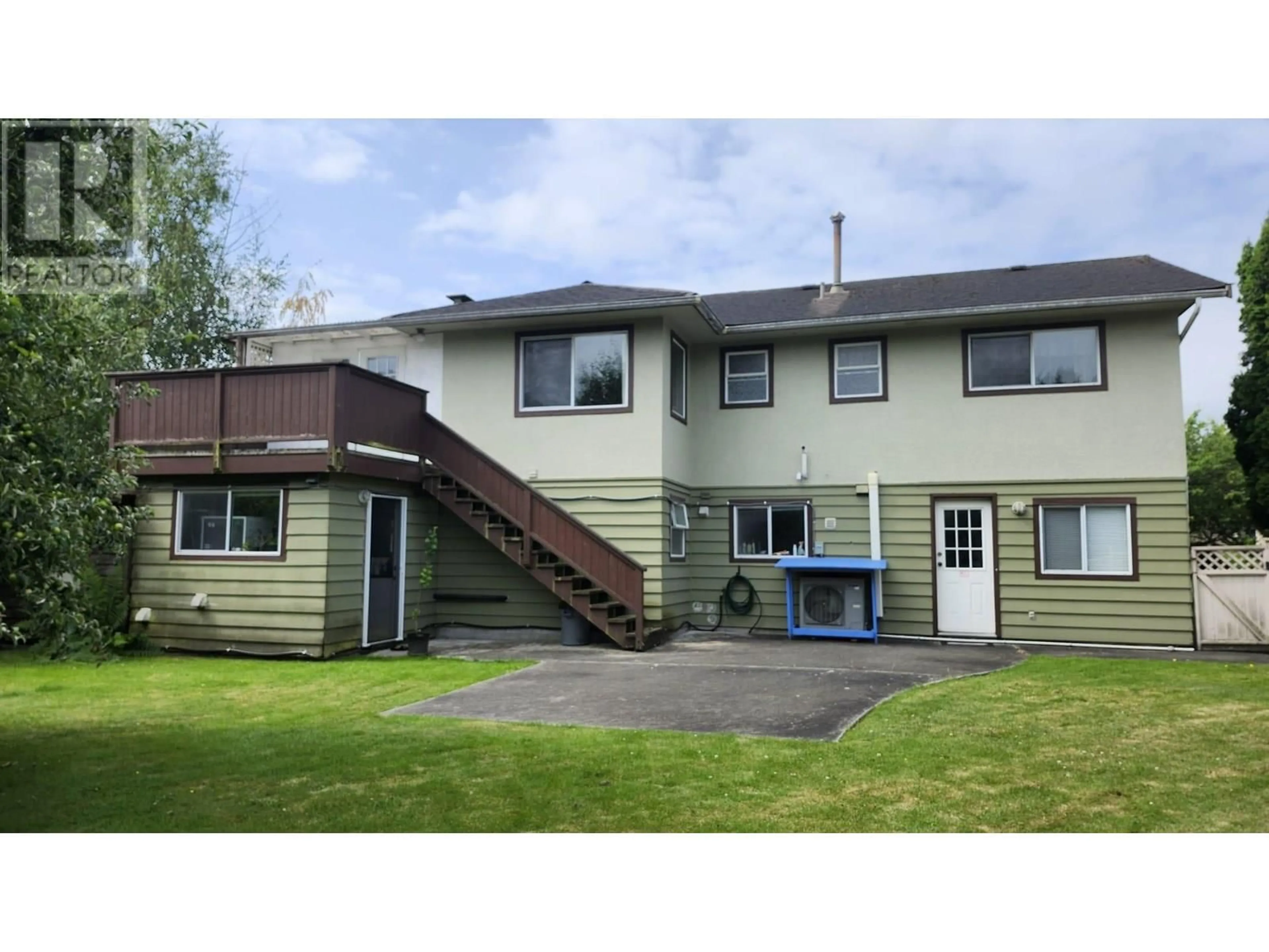 A pic from outside/outdoor area/front of a property/back of a property/a pic from drone, building for 11400 SEAFIELD CRESCENT, Richmond British Columbia V7A3J2