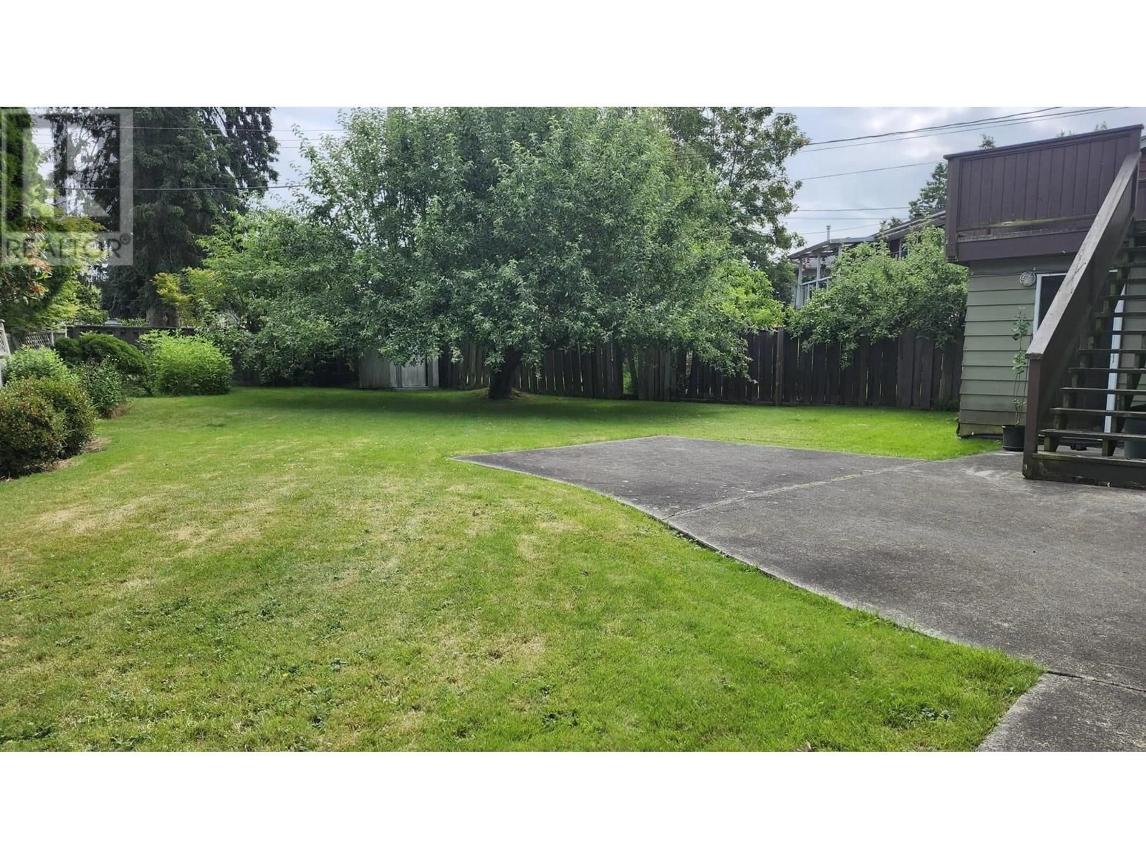 A pic from outside/outdoor area/front of a property/back of a property/a pic from drone, street for 11400 SEAFIELD CRESCENT, Richmond British Columbia V7A3J2