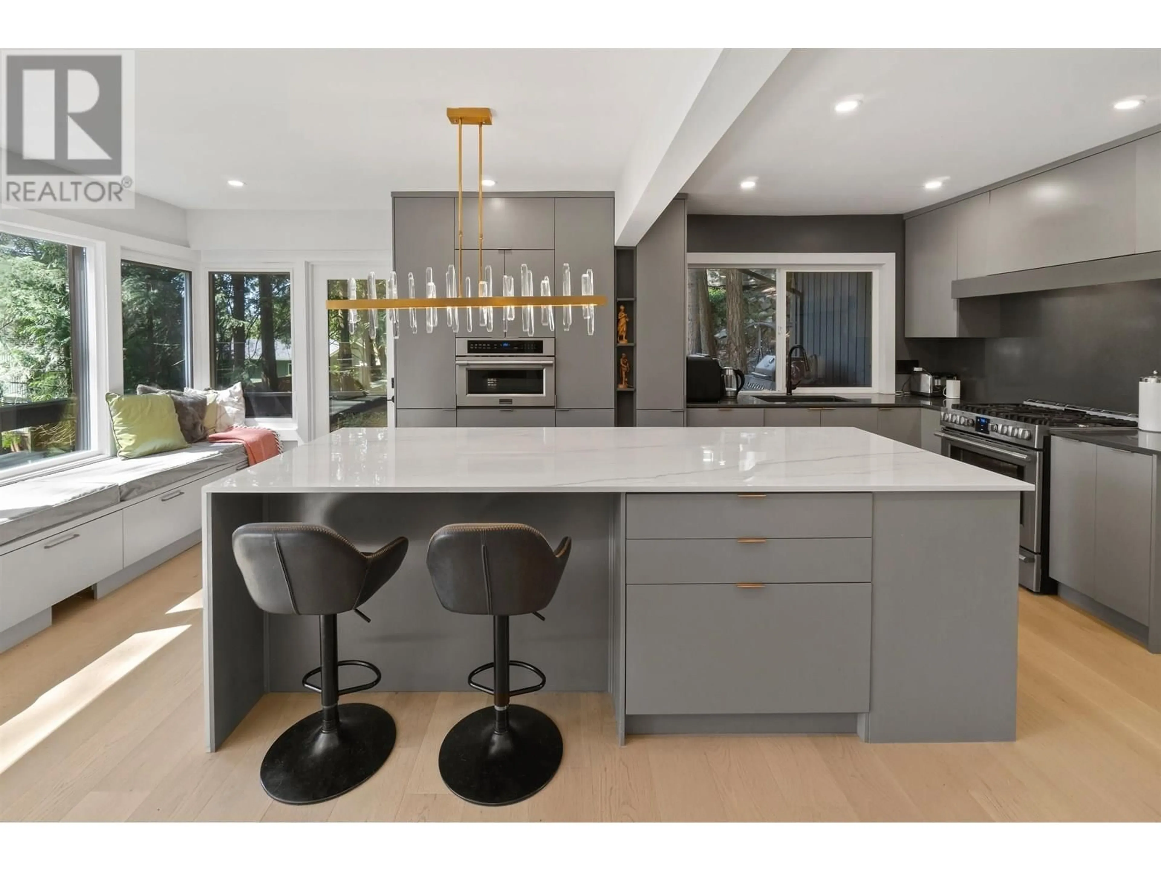 Contemporary kitchen, unknown for 615 KINGS ROAD, North Vancouver British Columbia V7N1J4