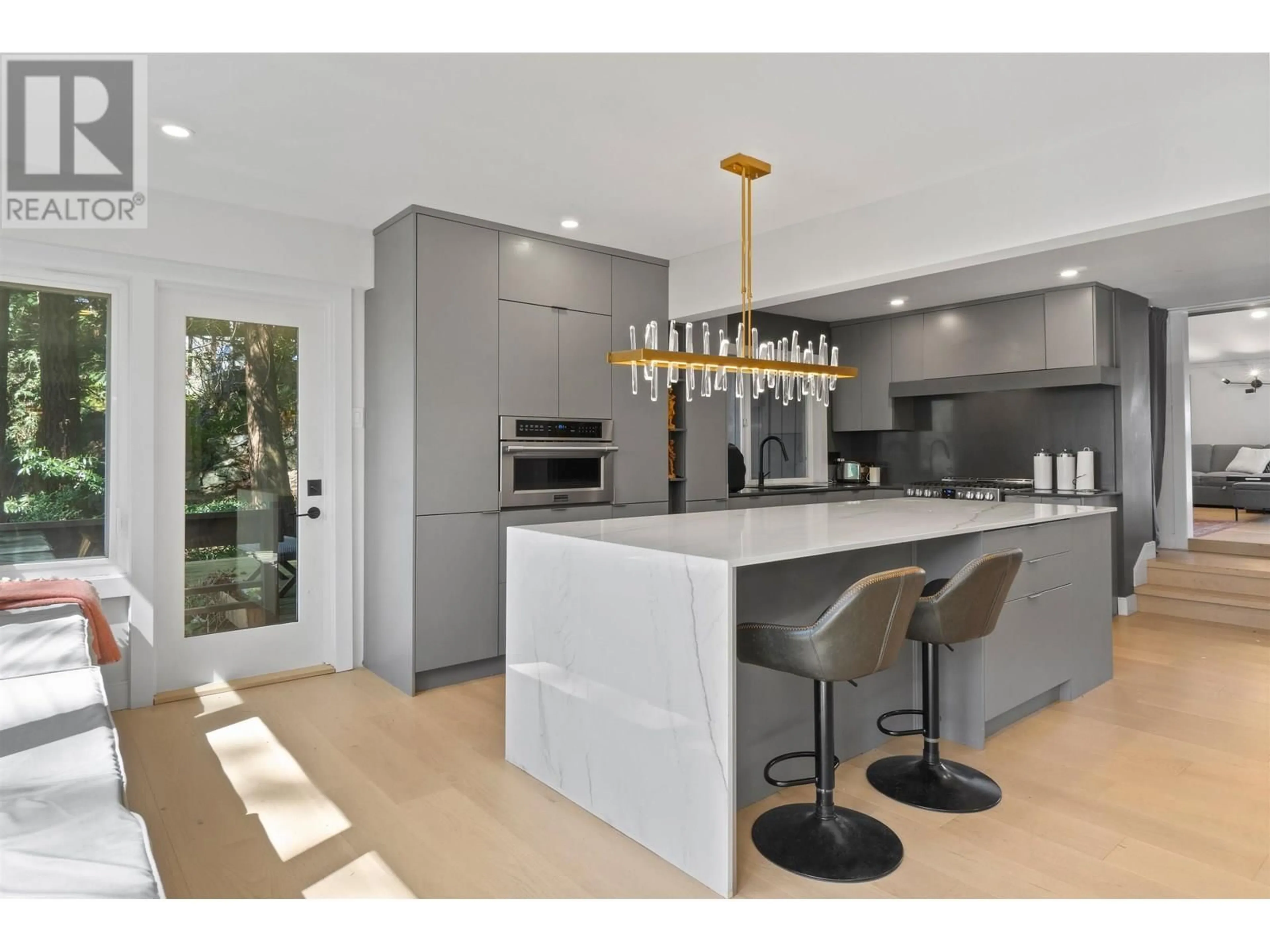 Open concept kitchen, unknown for 615 KINGS ROAD, North Vancouver British Columbia V7N1J4