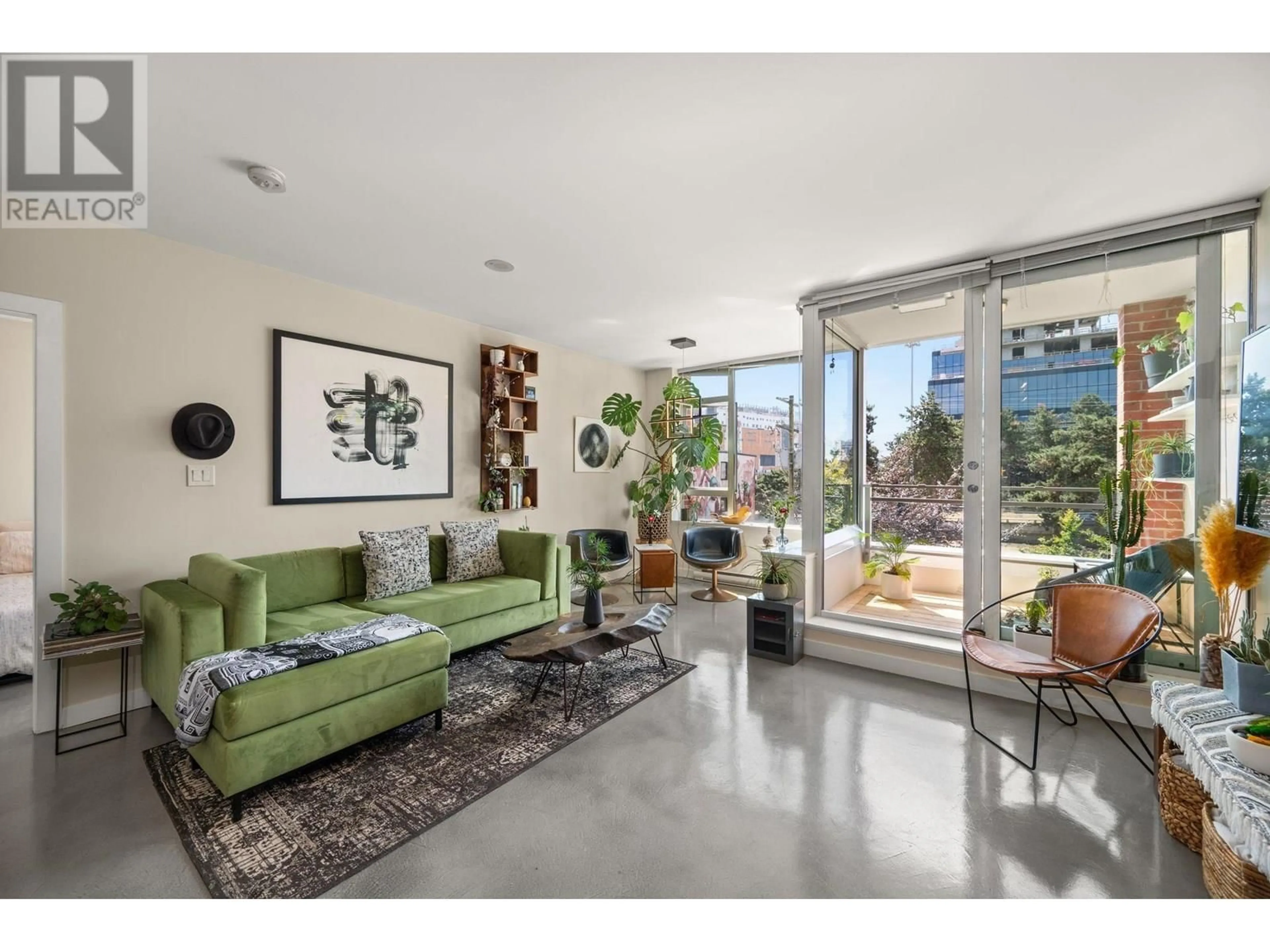 Living room with furniture, unknown for 315 - 221 UNION STREET, Vancouver British Columbia V6A0B4
