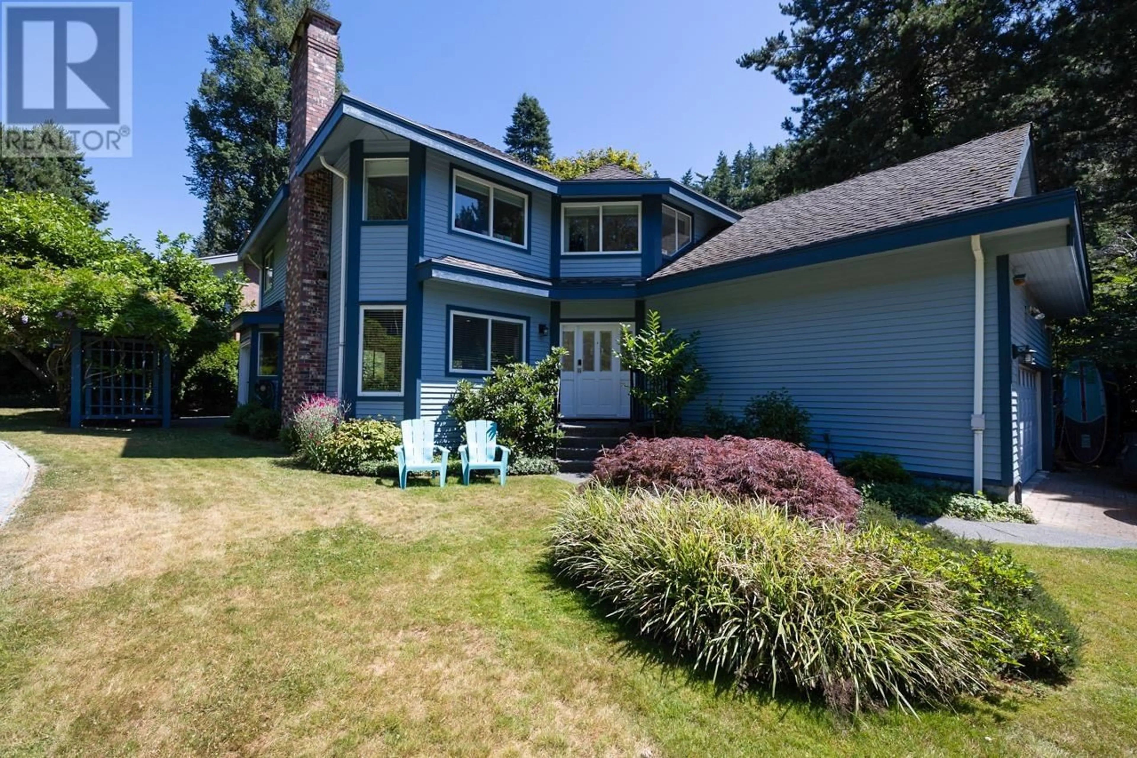 Home with vinyl exterior material, street for 6755 DUFFERIN AVENUE, West Vancouver British Columbia V7W3B7