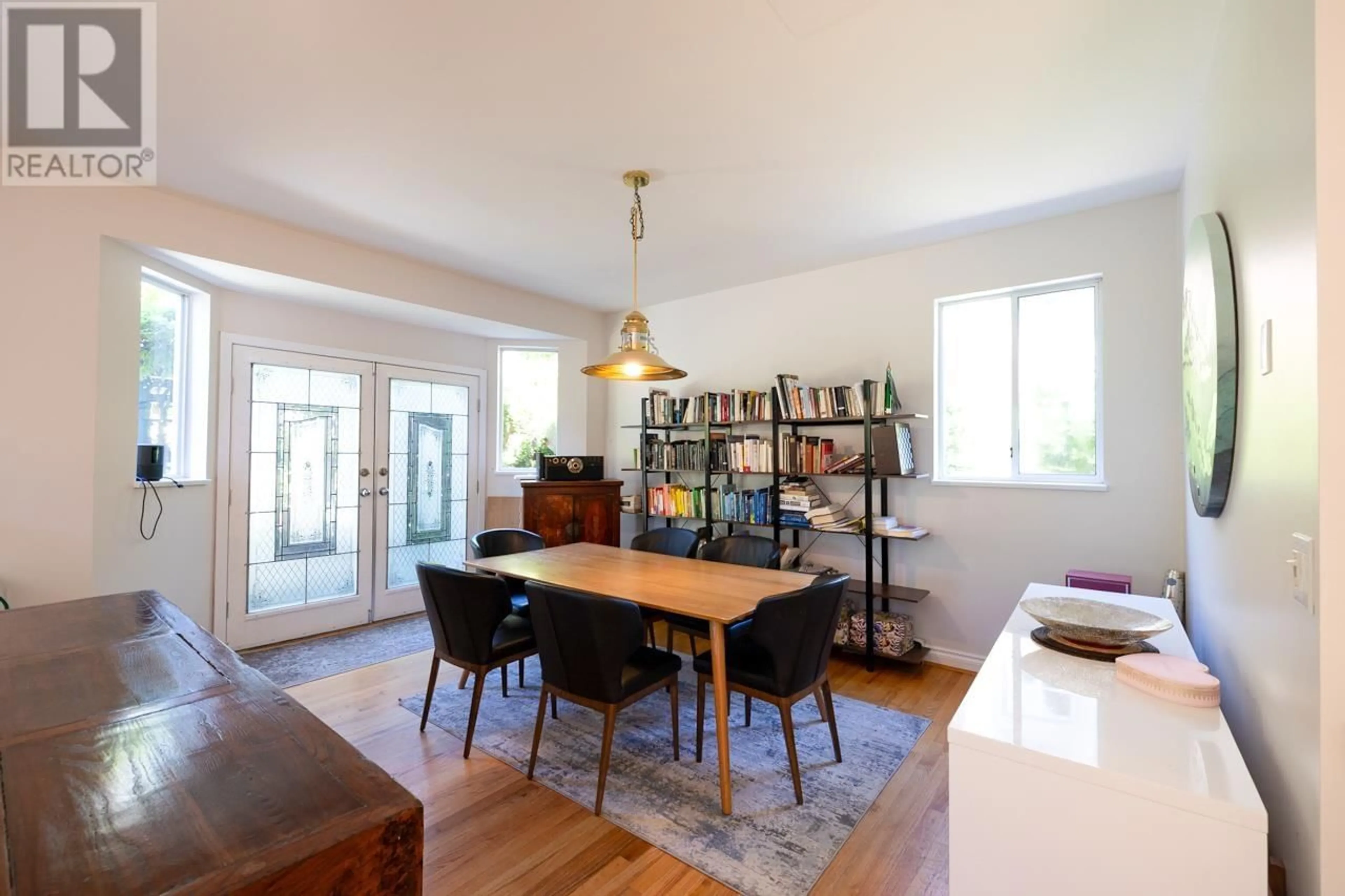 Dining room, wood/laminate floor for 6755 DUFFERIN AVENUE, West Vancouver British Columbia V7W3B7