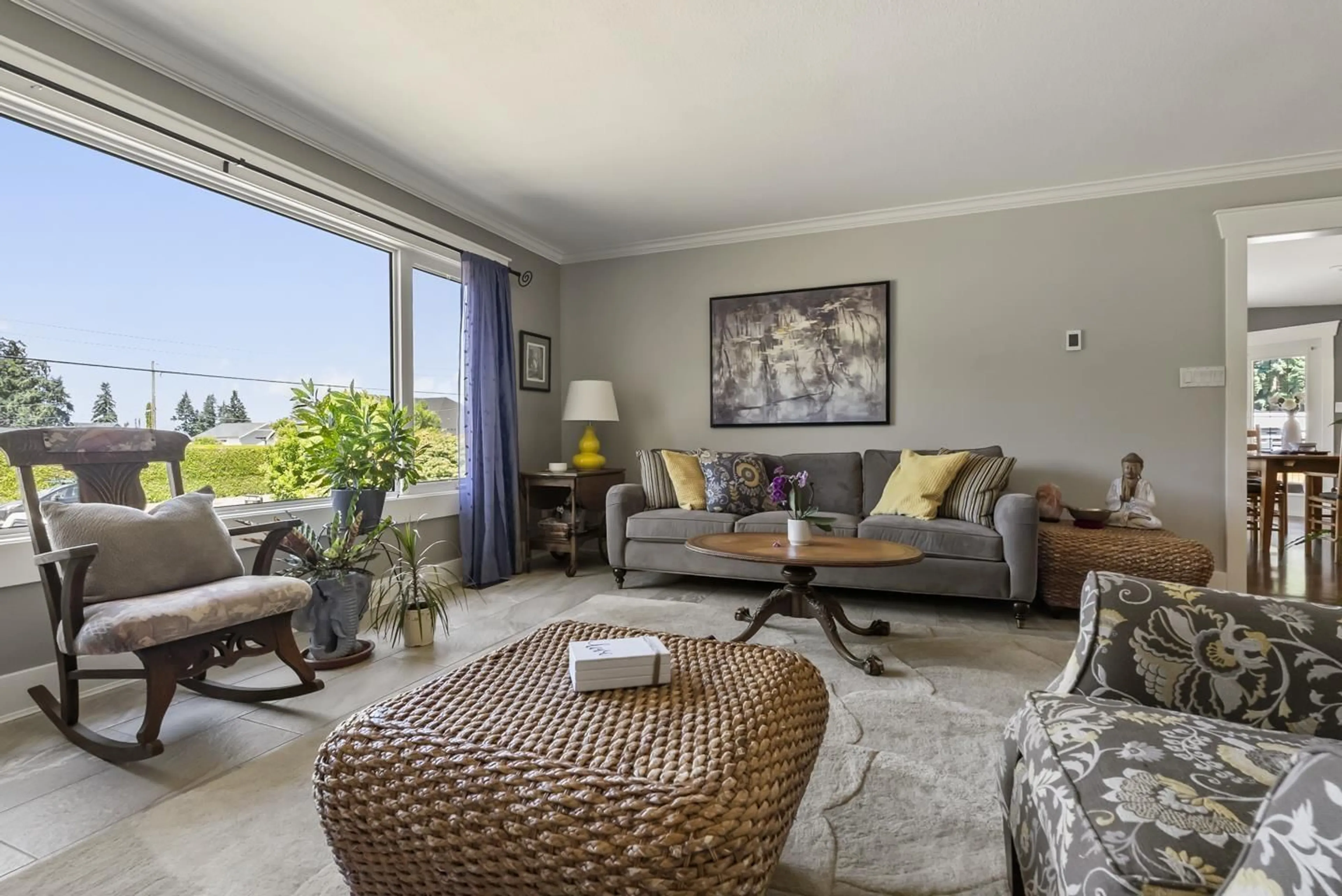 Living room with furniture, unknown for 5506 238, Langley British Columbia V3A7N6