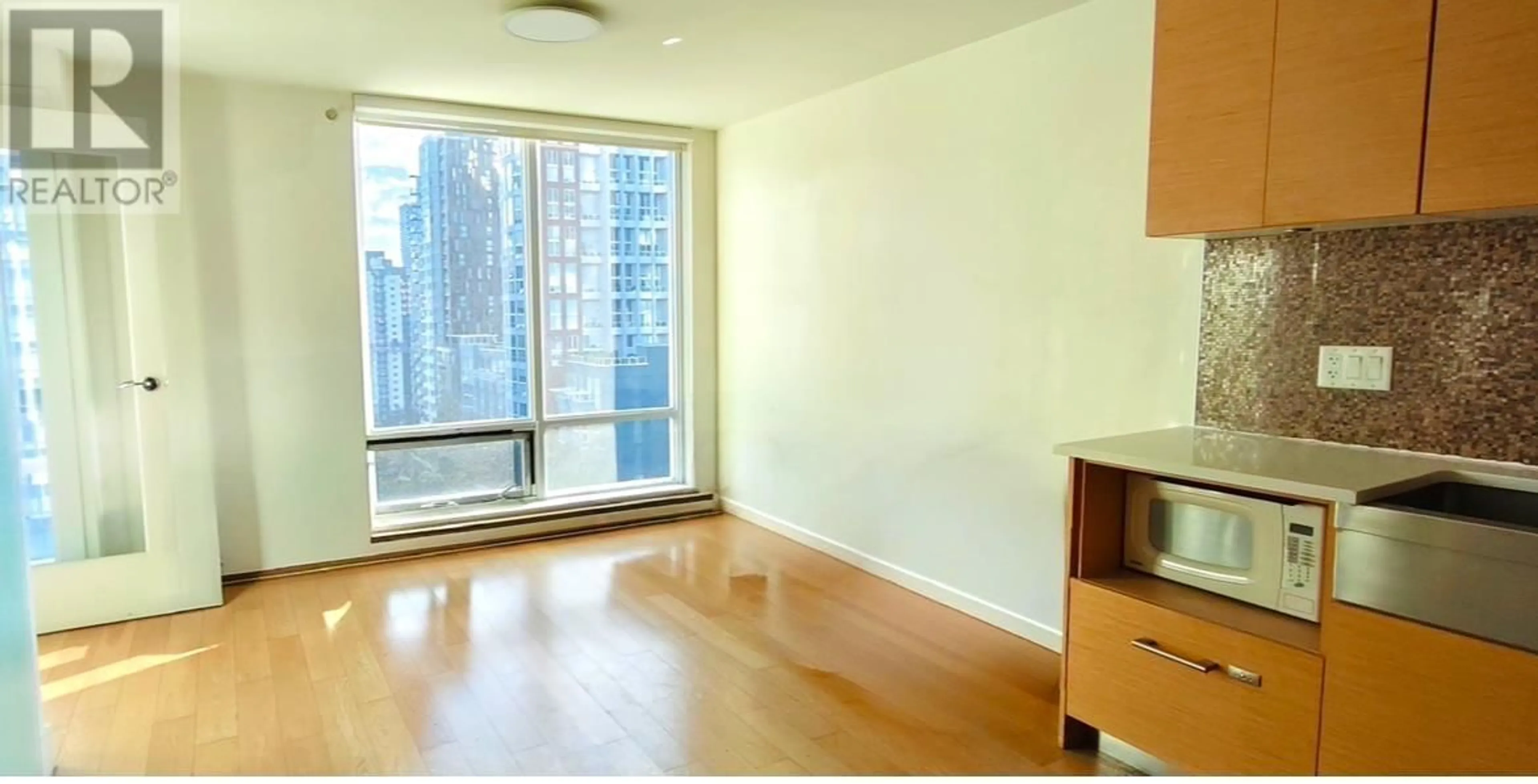 A pic of a room for 902 - 565 SMITHE STREET, Vancouver British Columbia V6B0E4